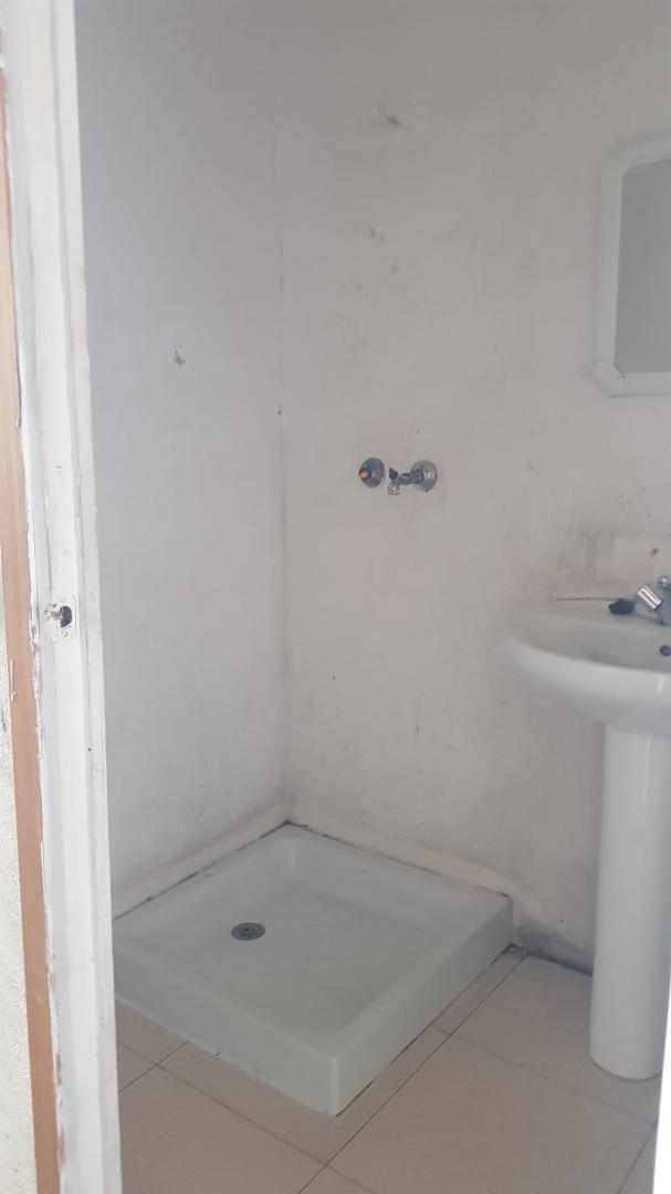 NAU INDUSTRIAL COMPLETAMENT DIAFANA