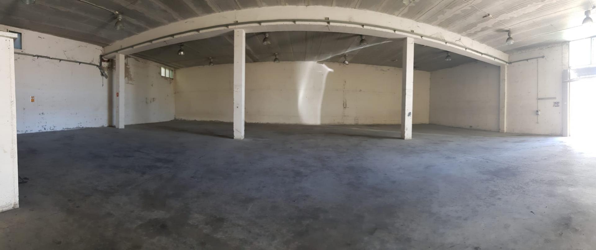 NAU INDUSTRIAL COMPLETAMENT DIAFANA