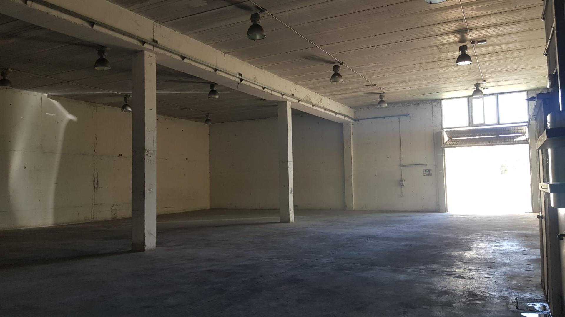 NAU INDUSTRIAL COMPLETAMENT DIAFANA