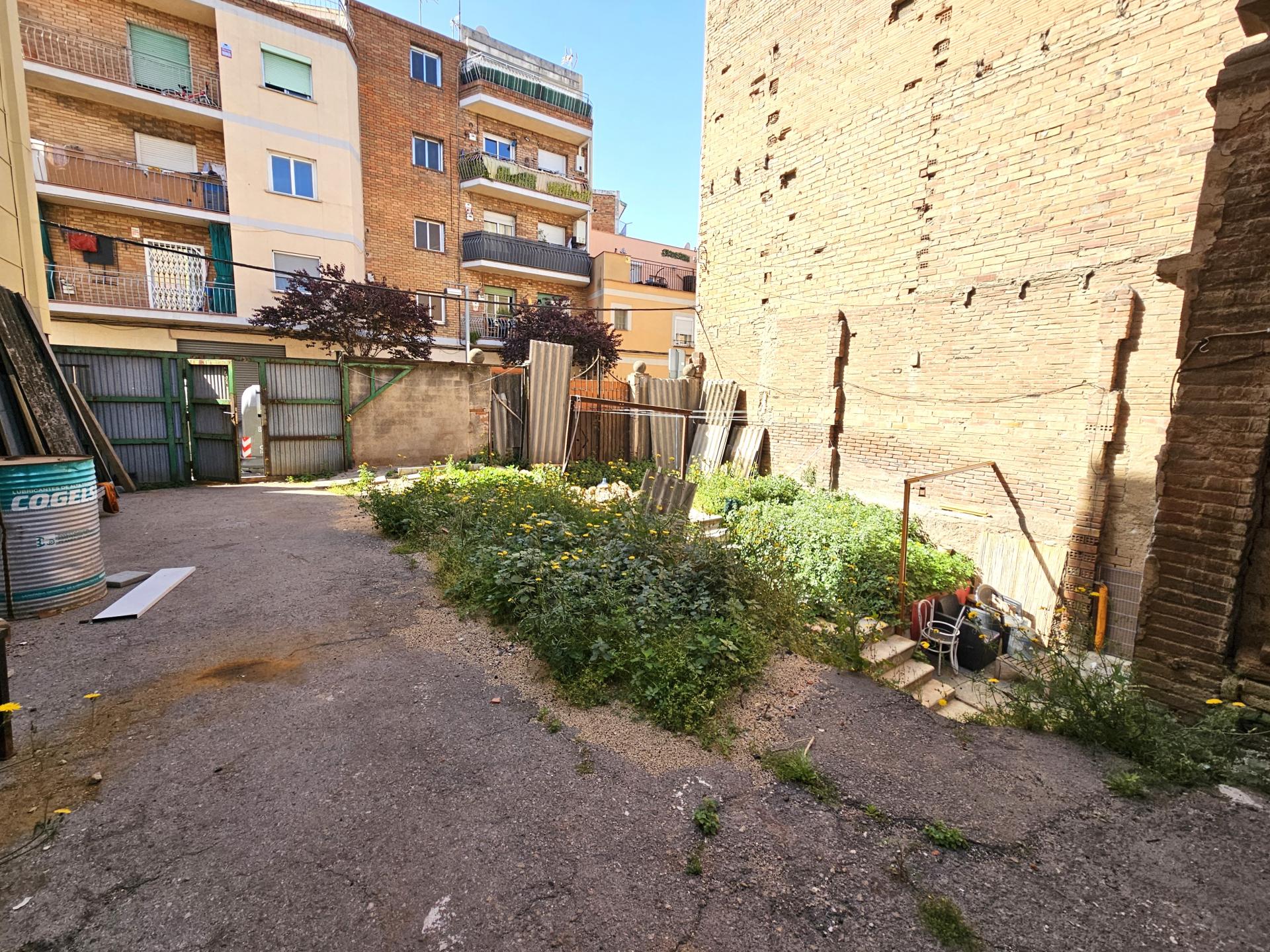 SE VENDEN  2 PARCELAS JUNTAS

 	Situado en la Calle...