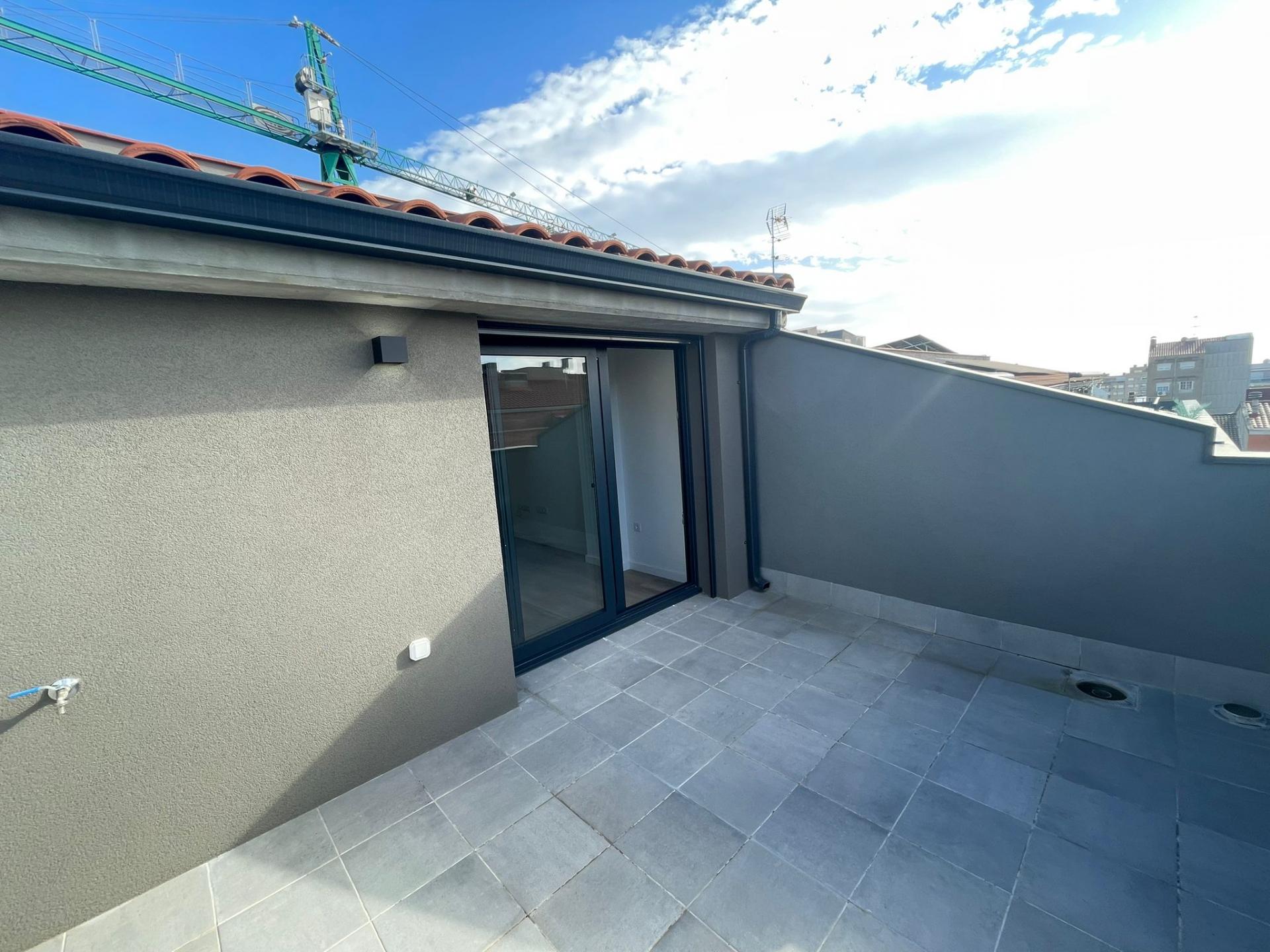 DUPLEX TERCERA PLANTA, 4 HABITACIONES Y CON TERRAZAS