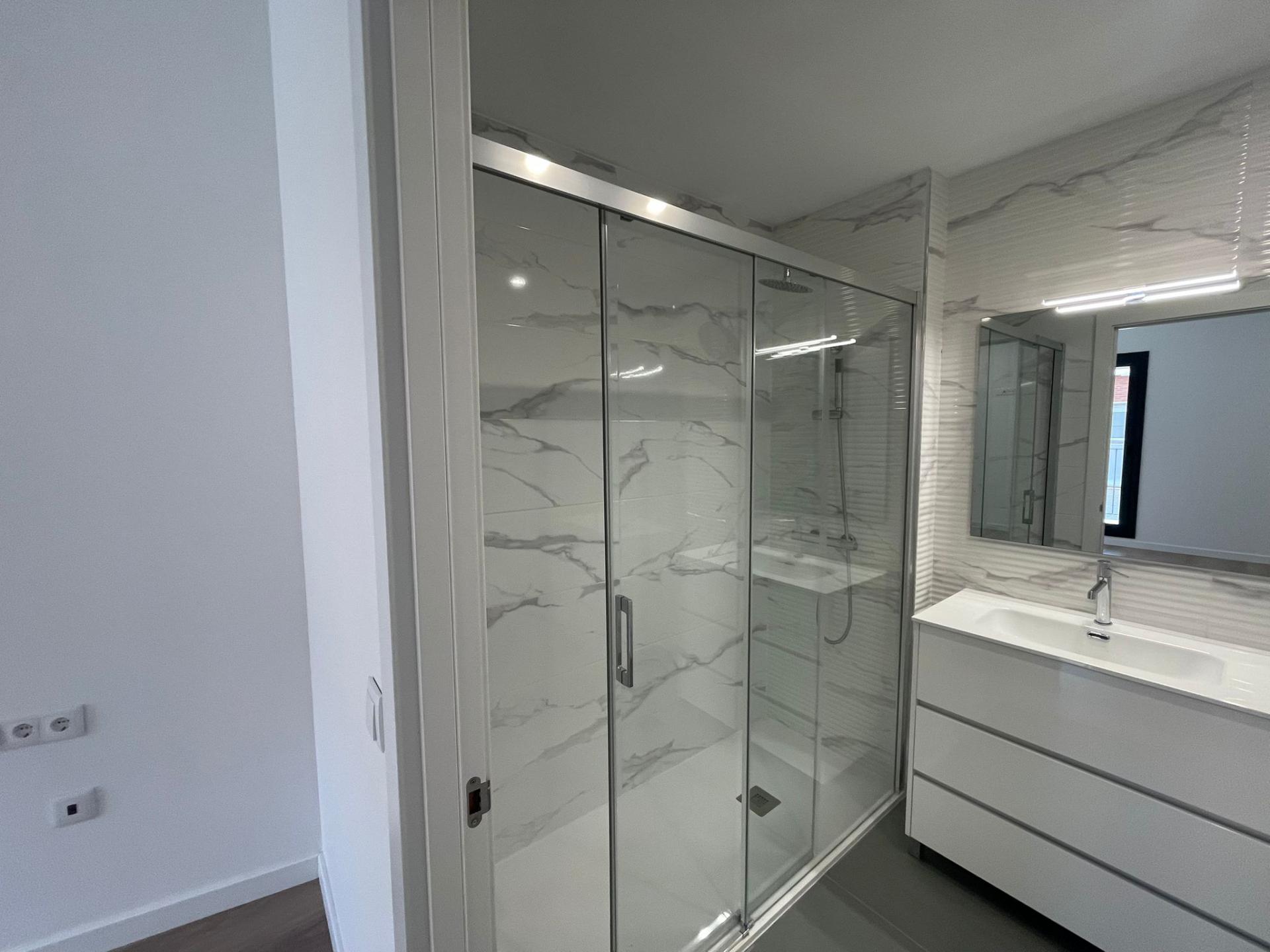 DUPLEX TERCERA PLANTA, 4 HABITACIONES Y CON TERRAZAS