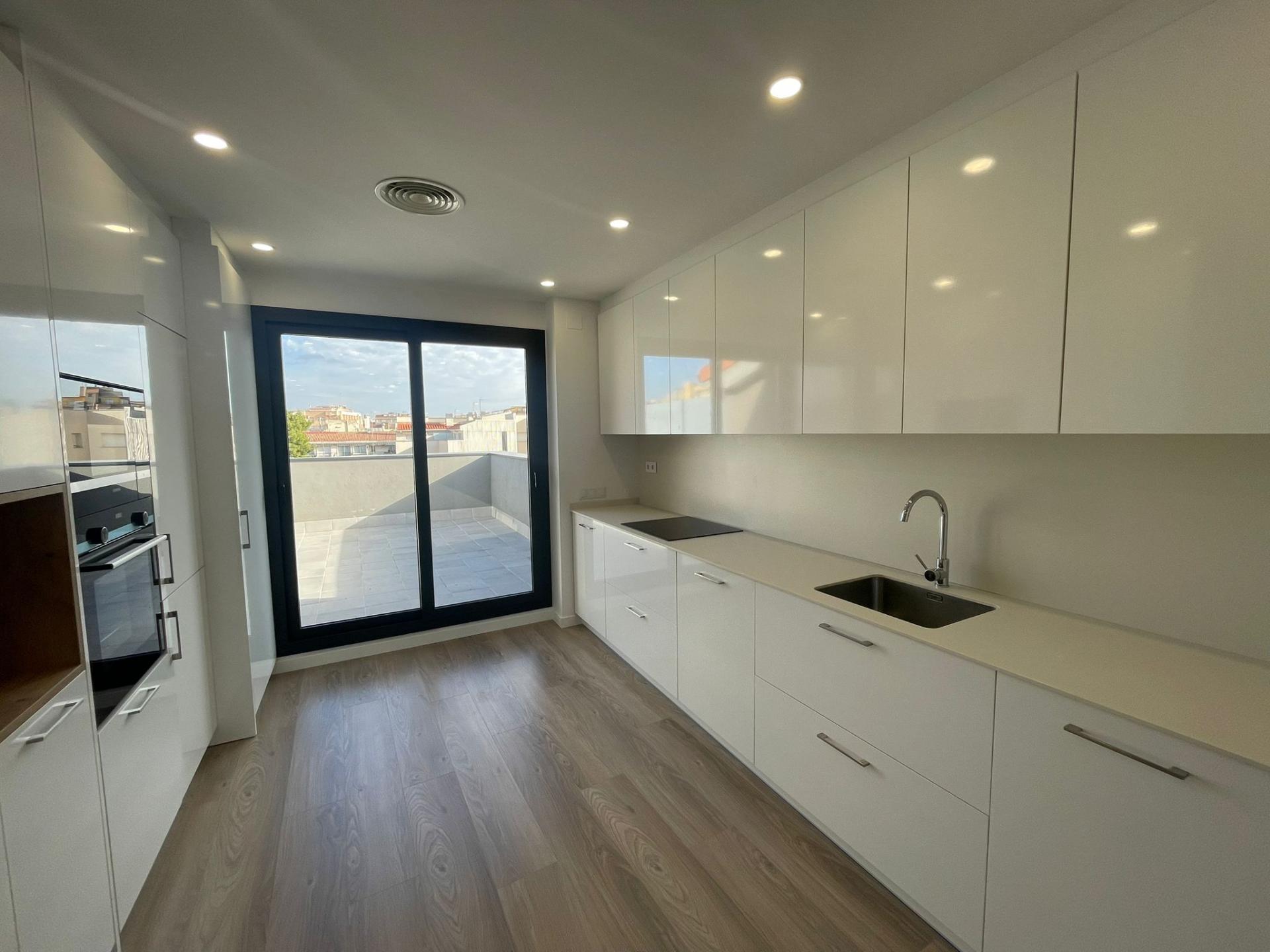 DUPLEX TERCERA PLANTA, 4 HABITACIONES Y CON TERRAZAS