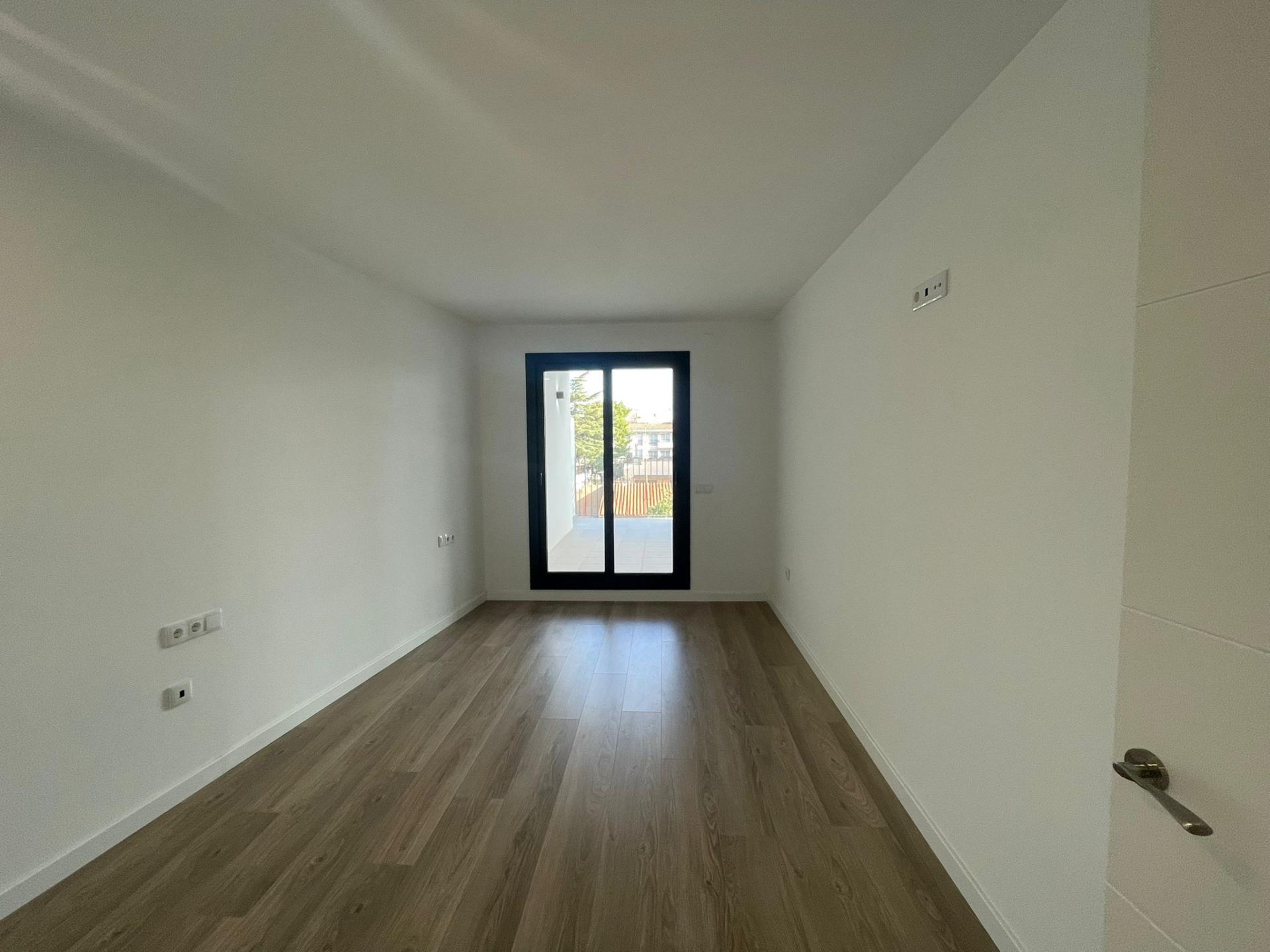 DUPLEX TERCERA PLANTA, 4 HABITACIONES Y CON TERRAZAS