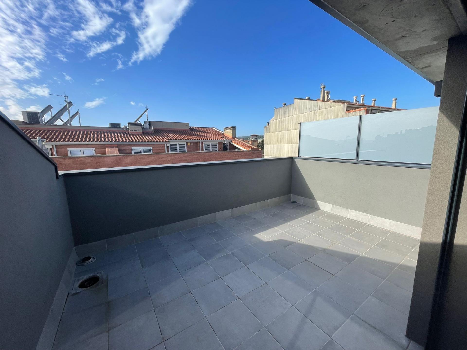 DUPLEX TERCERA PLANTA, 4 HABITACIONES Y CON TERRAZAS