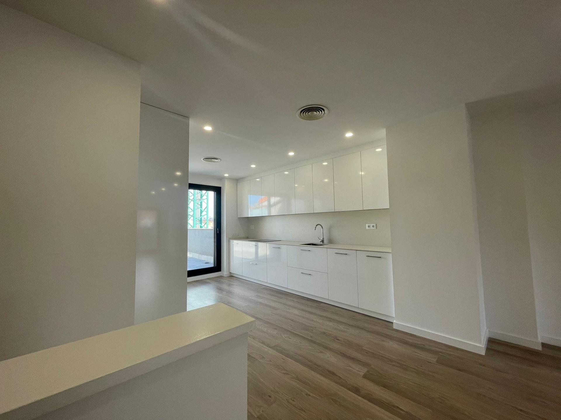 DUPLEX TERCERA PLANTA, 4 HABITACIONES Y CON TERRAZAS