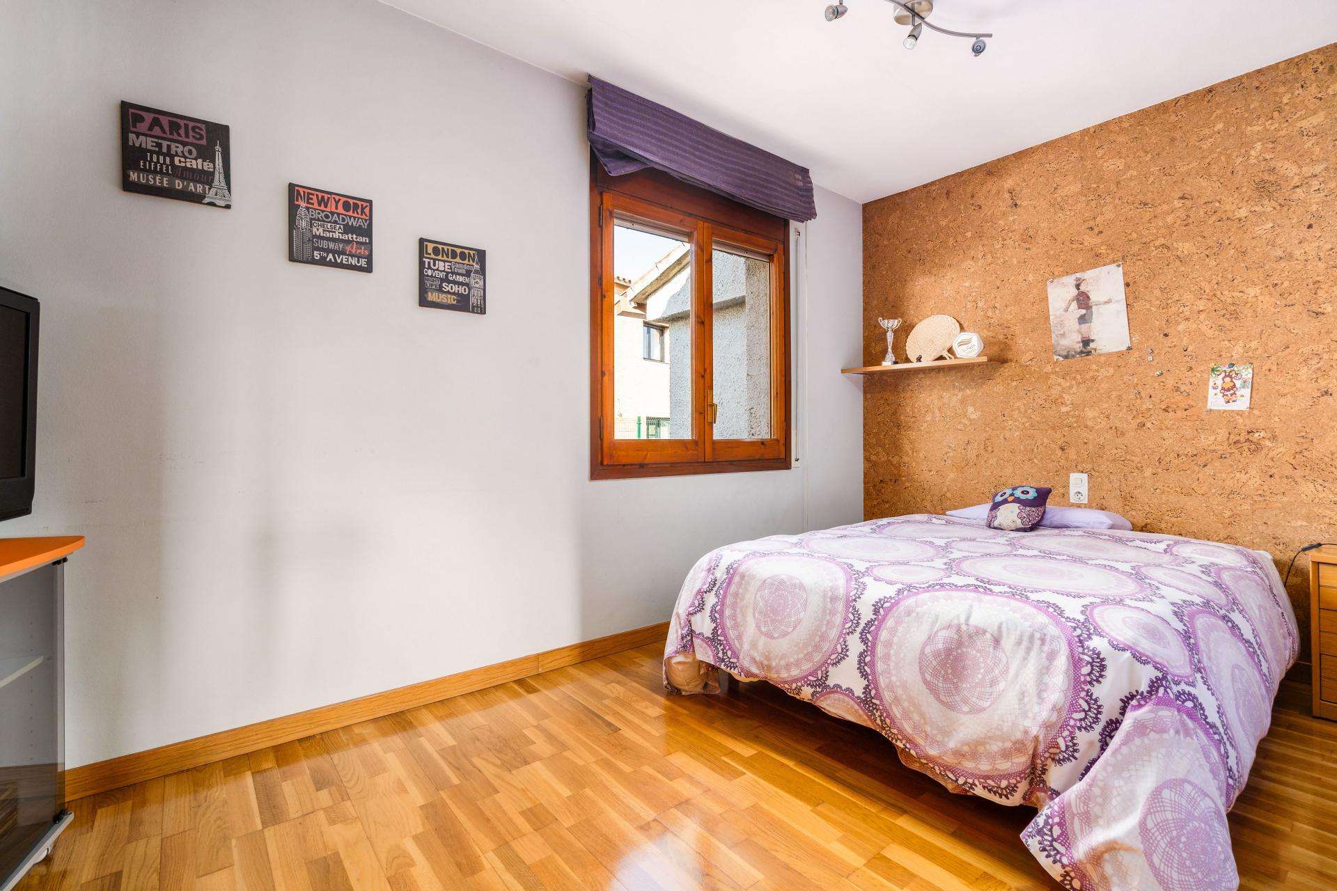 CASA ADOSSADA ZONA TURO