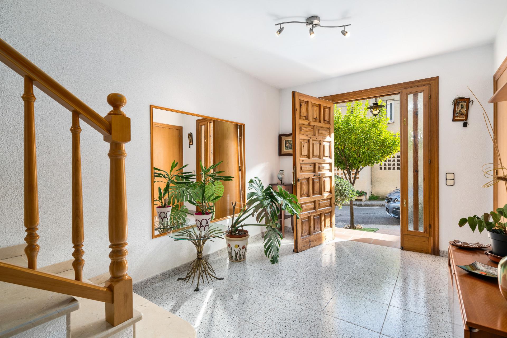 CASA ADOSSADA ZONA TURO