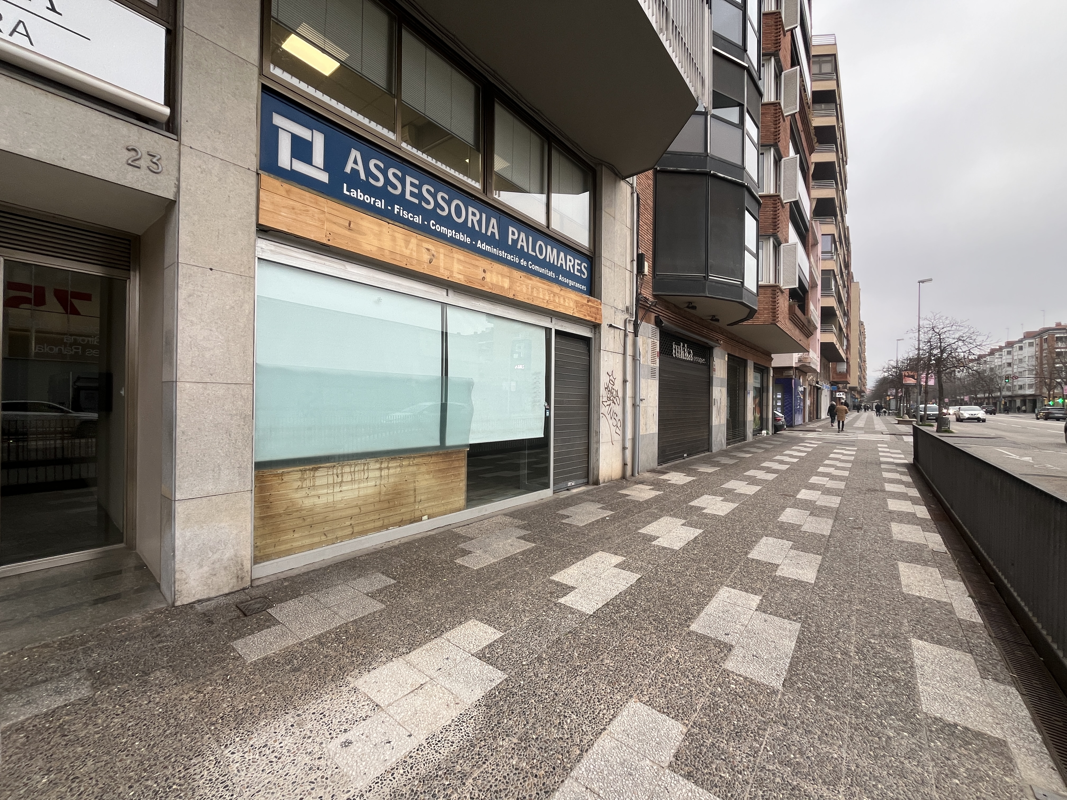 locales-comerciales en girona · migdia-emili-grahit 299000€
