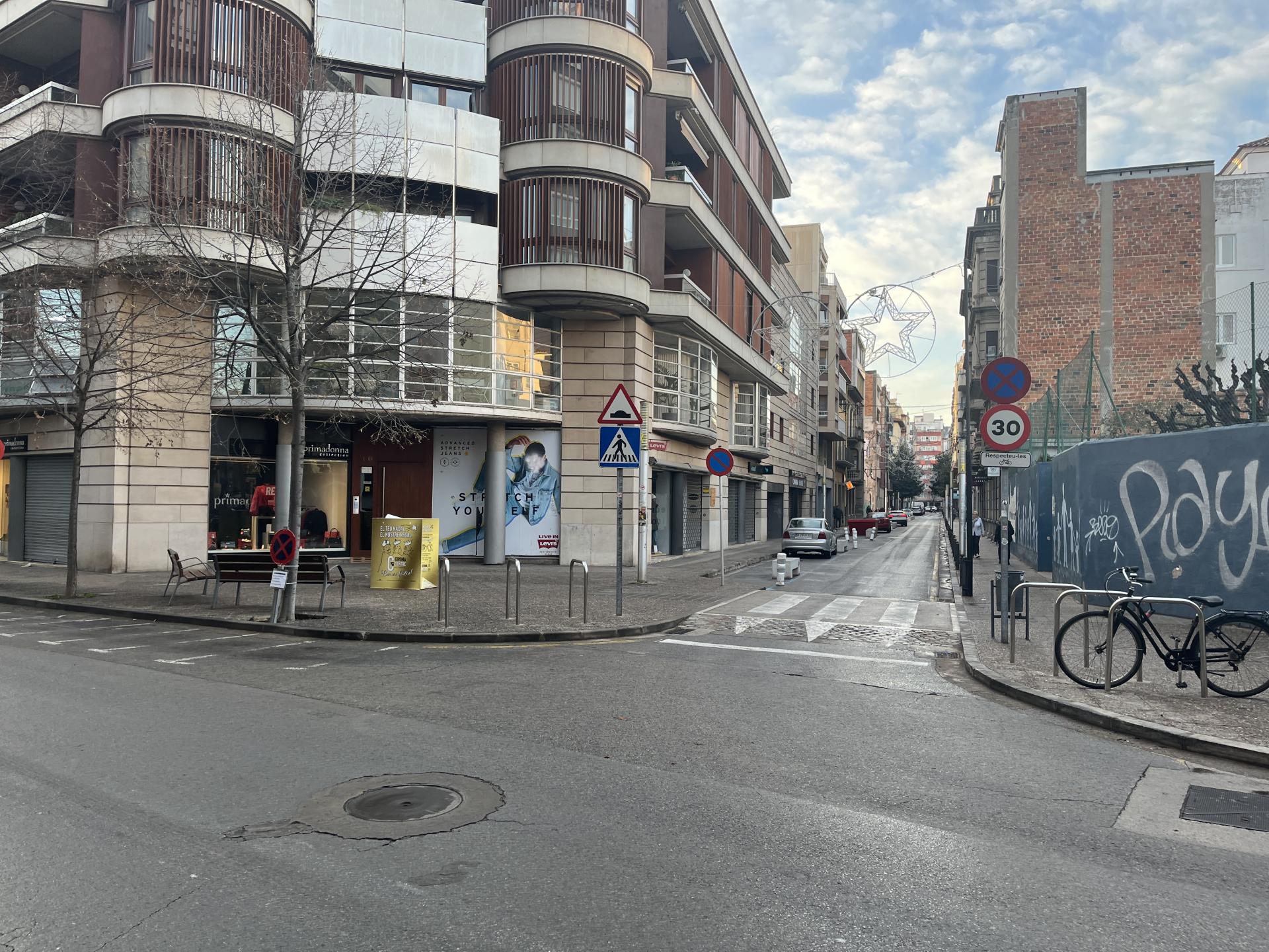 locals-comercials en girona · eixample €