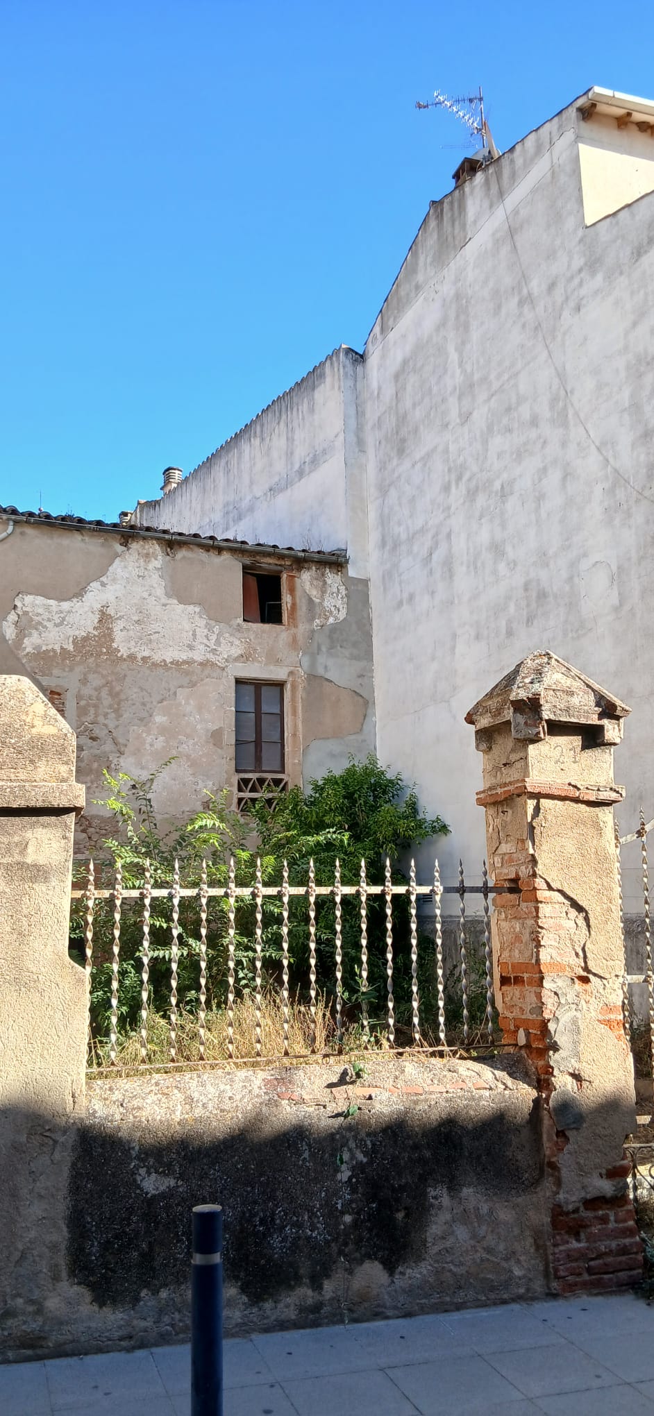 CASA DE POBLE CENTENARIA