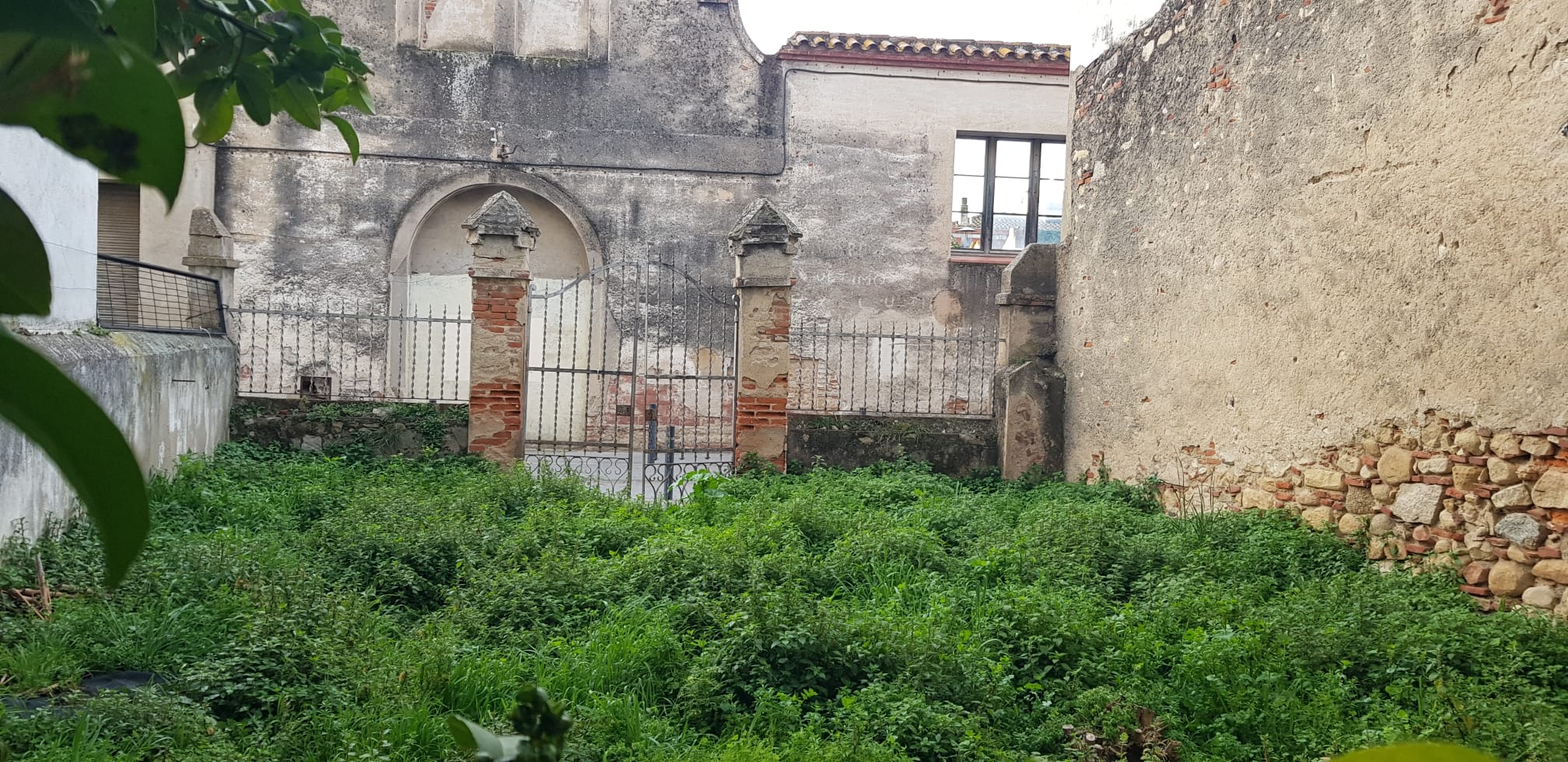 CASA DE PUEBLO CENTENARIA