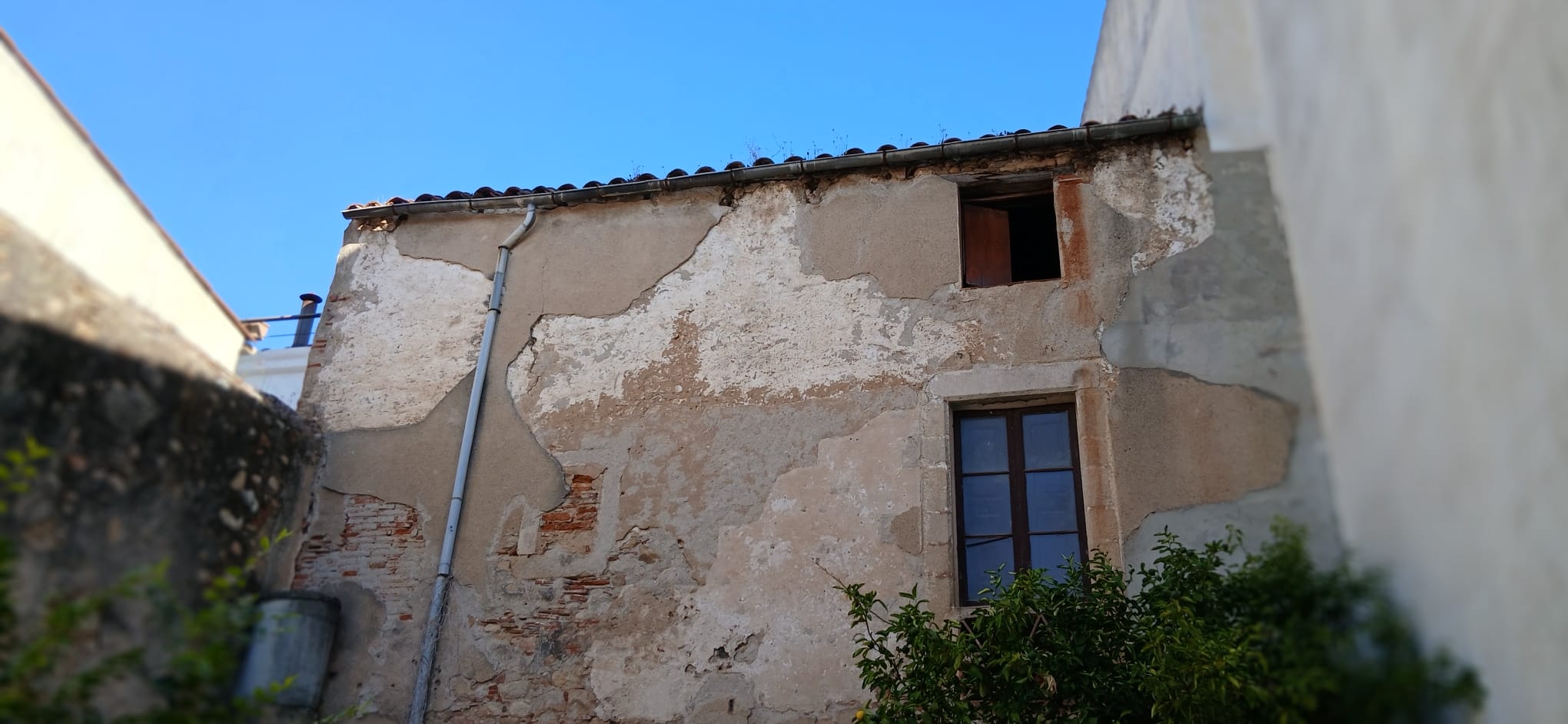 CASA DE POBLE CENTENARIA