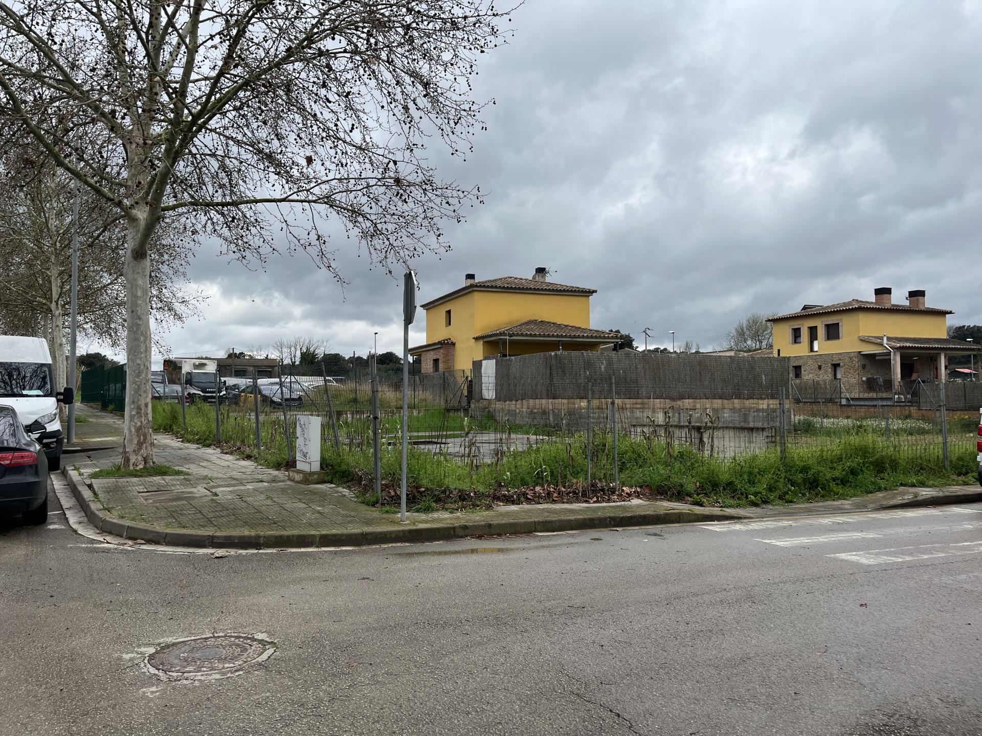 terrenos en sant-jordi-desvalls ·  94900€