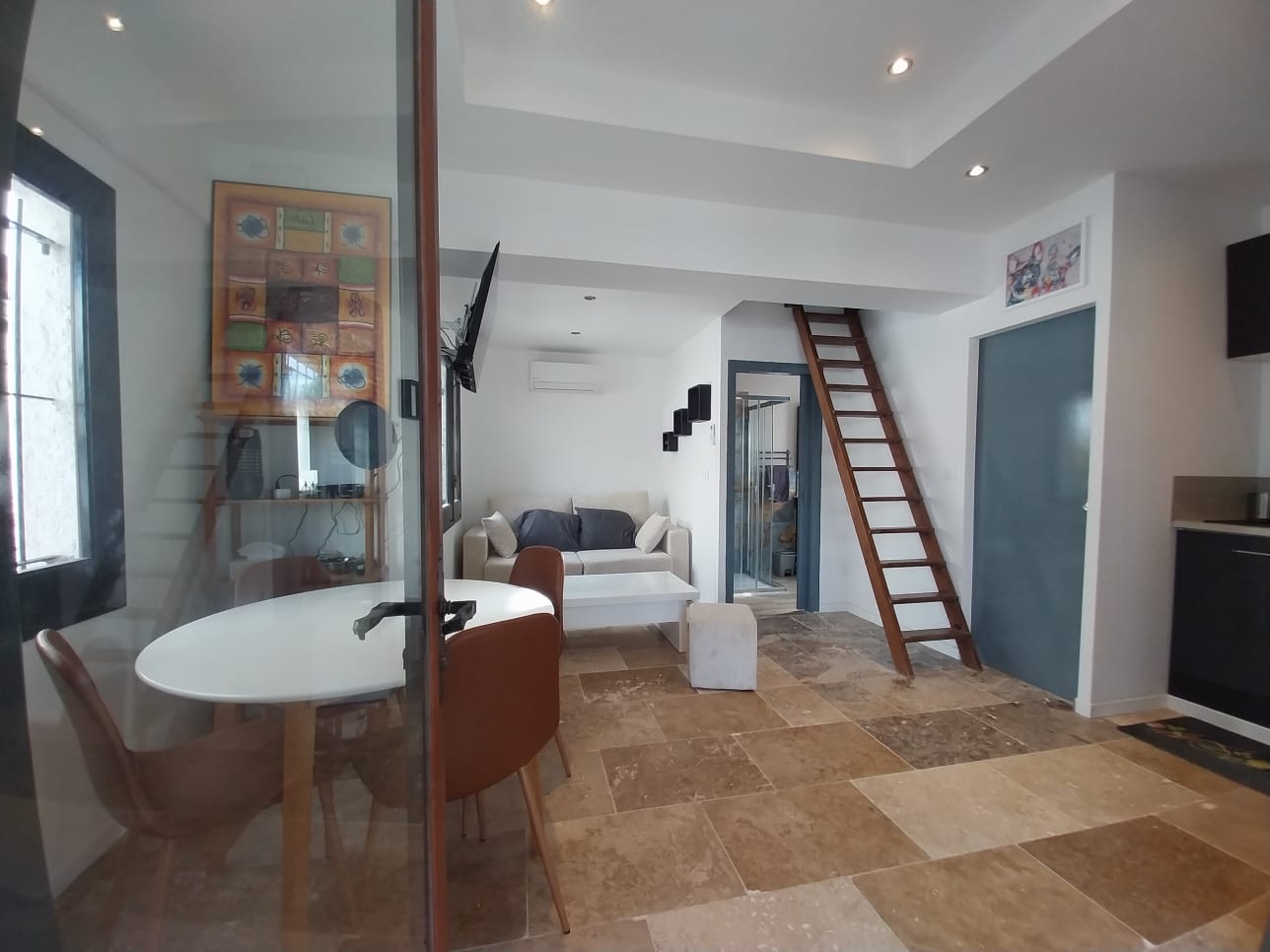 chalet Escala, L