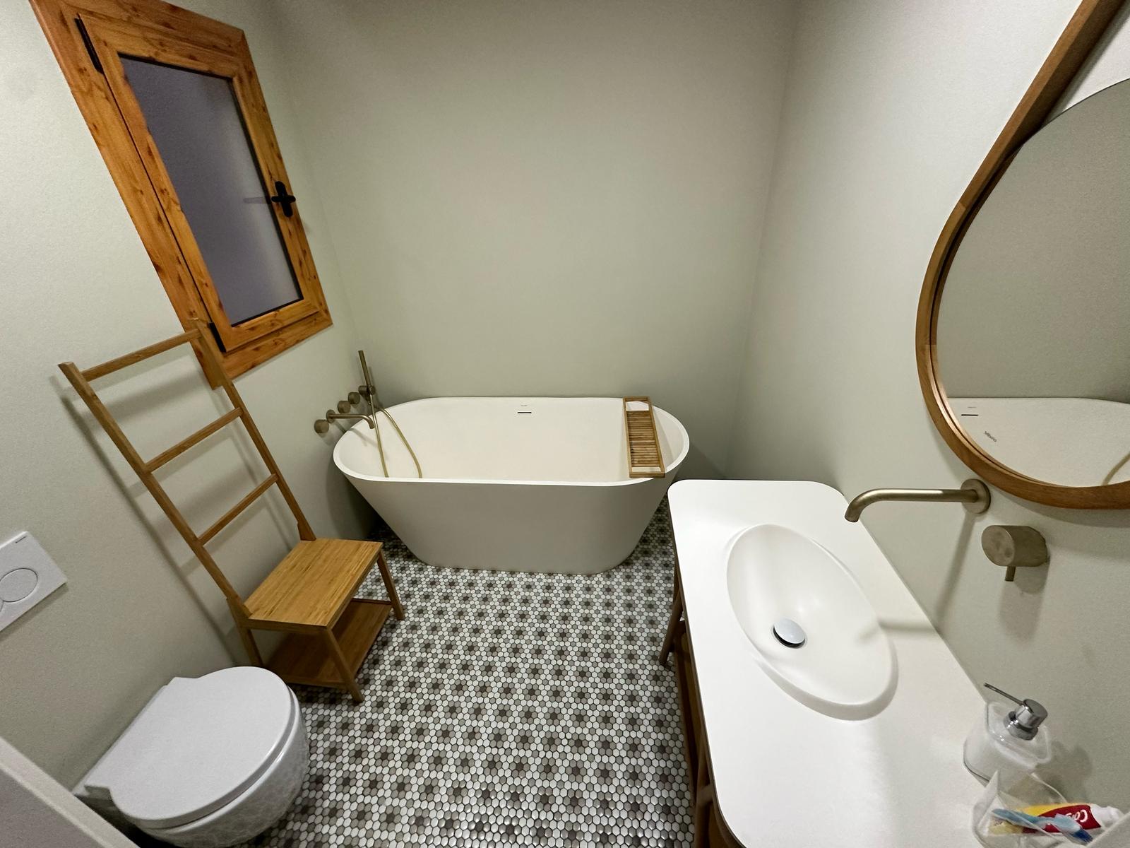 IMPECABLE Y CON ENCANTO! CALLE LLUNA CON RIERA ALTA. En...