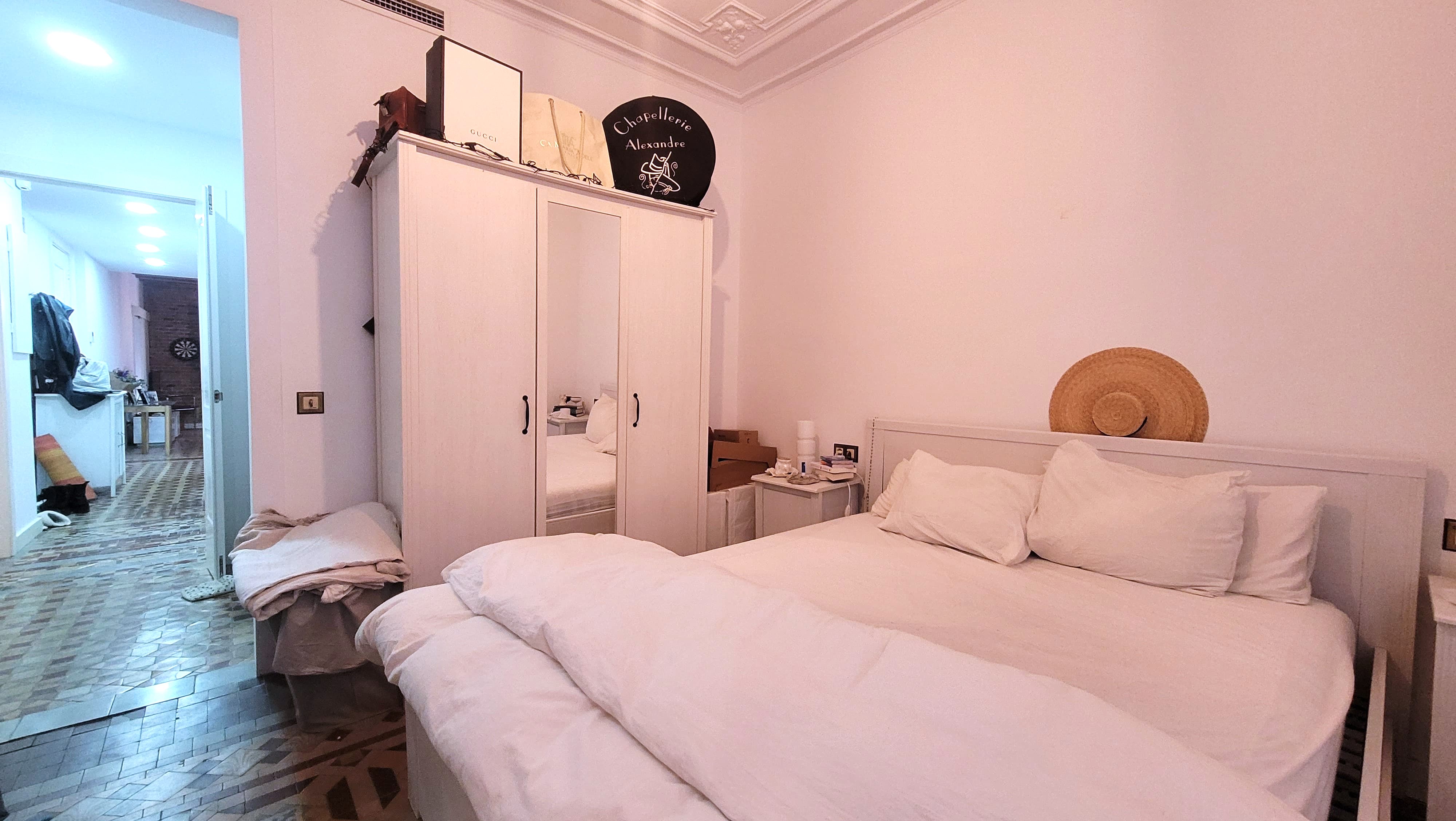 IMPECABLE Y CON ENCANTO! CALLE LLUNA CON RIERA ALTA. En...