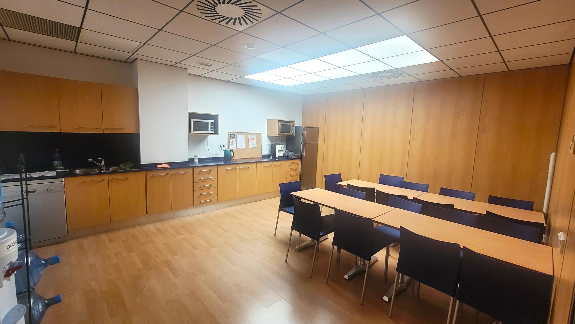 Nave en venta en calle de Suïssa, Badalona