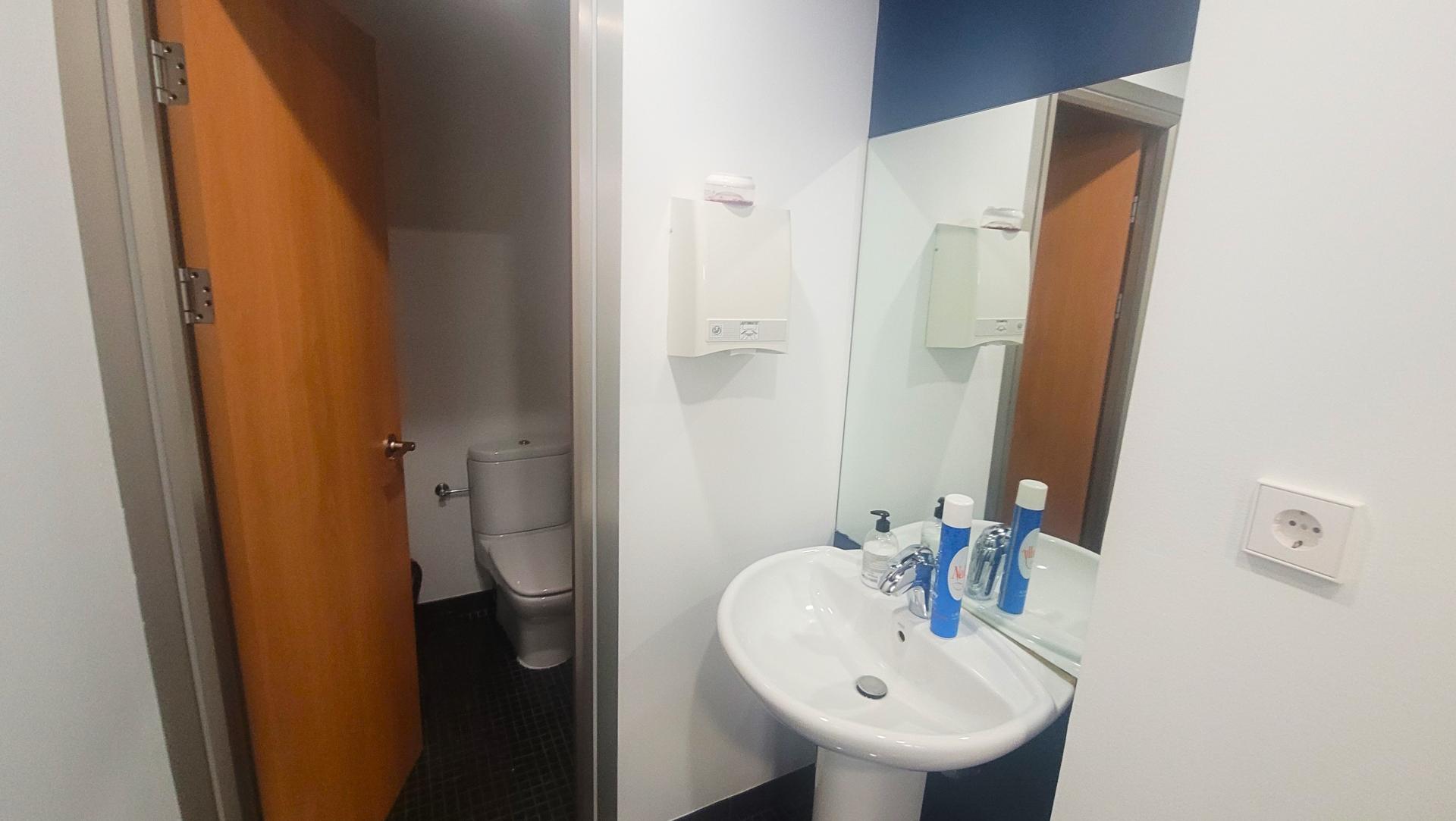 Nave en venta en calle de Suïssa, Badalona