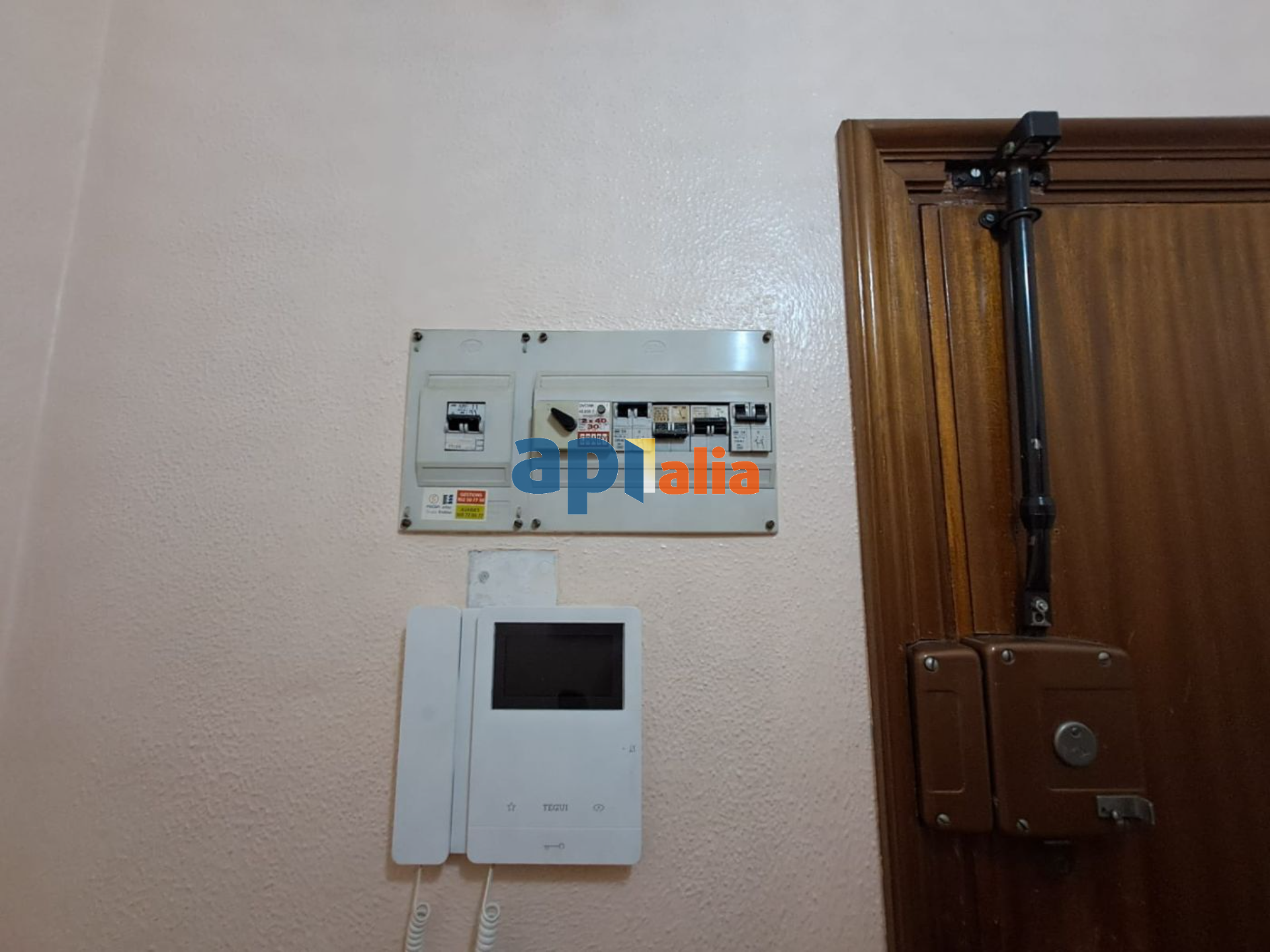 PISO EN VENTA EN ESPLUGUES DE LL. (CENTRO)