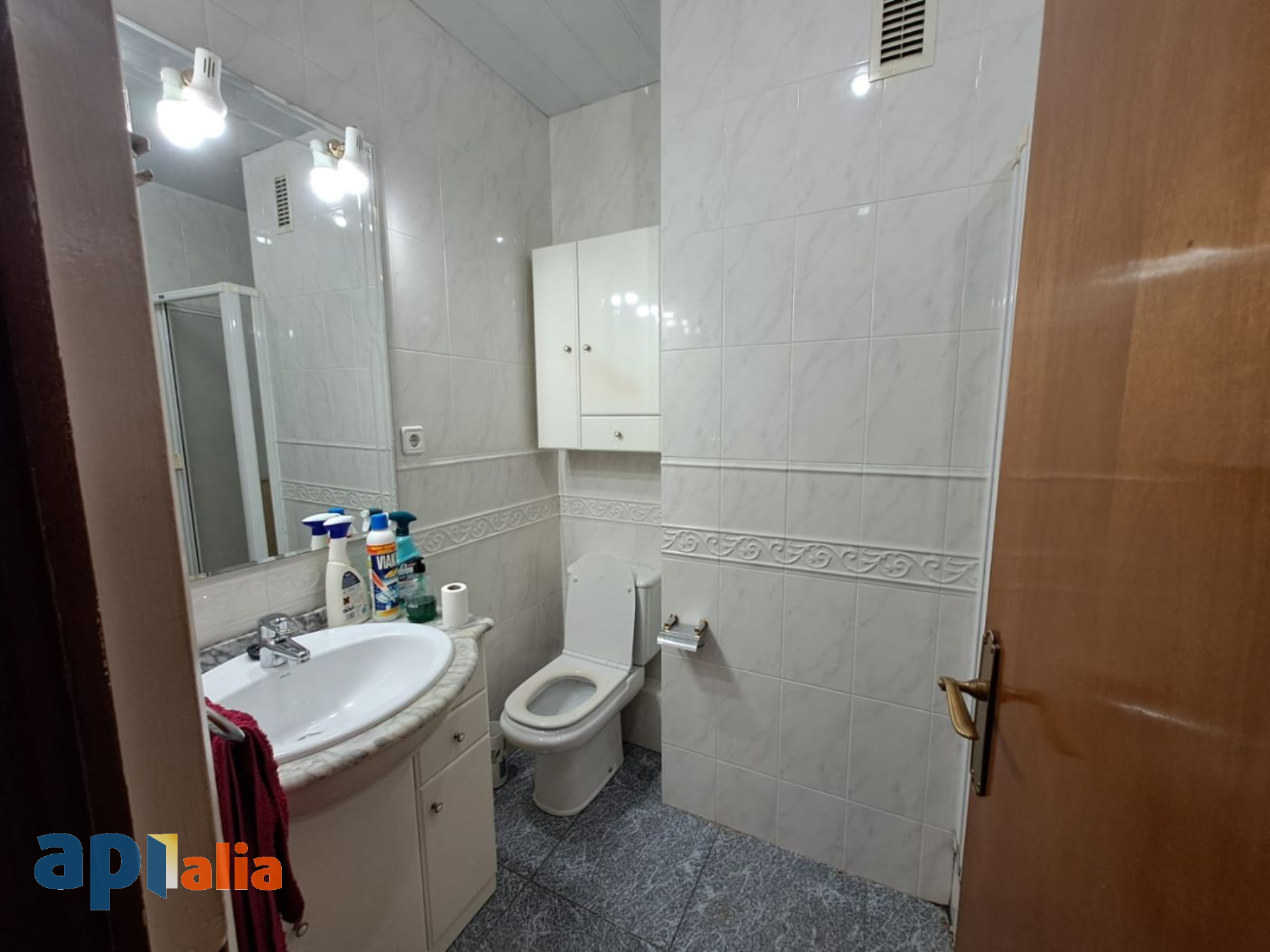 PISO EN VENTA EN ESPLUGUES DE LL. (CENTRO)