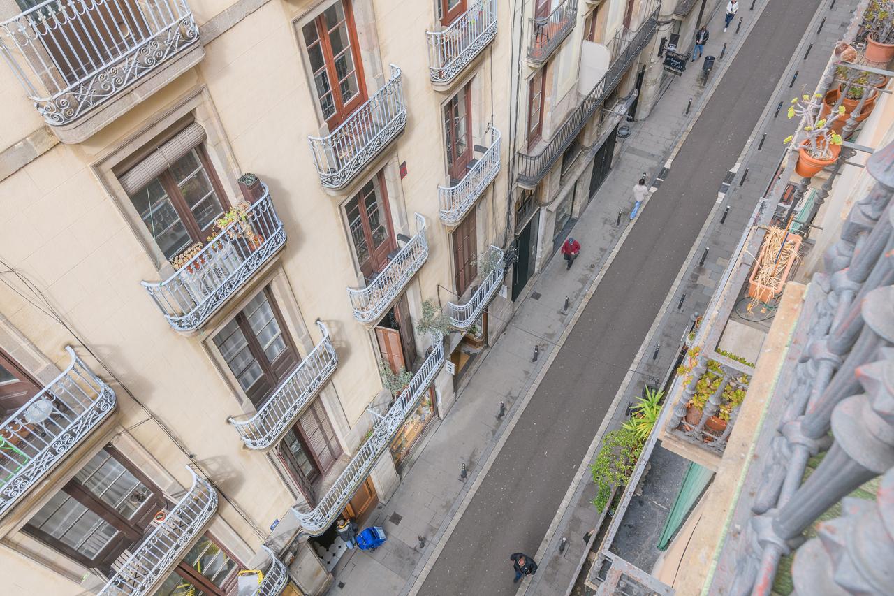 Amplia y luminosa  vivienda junto a Plaça Sant Jaume