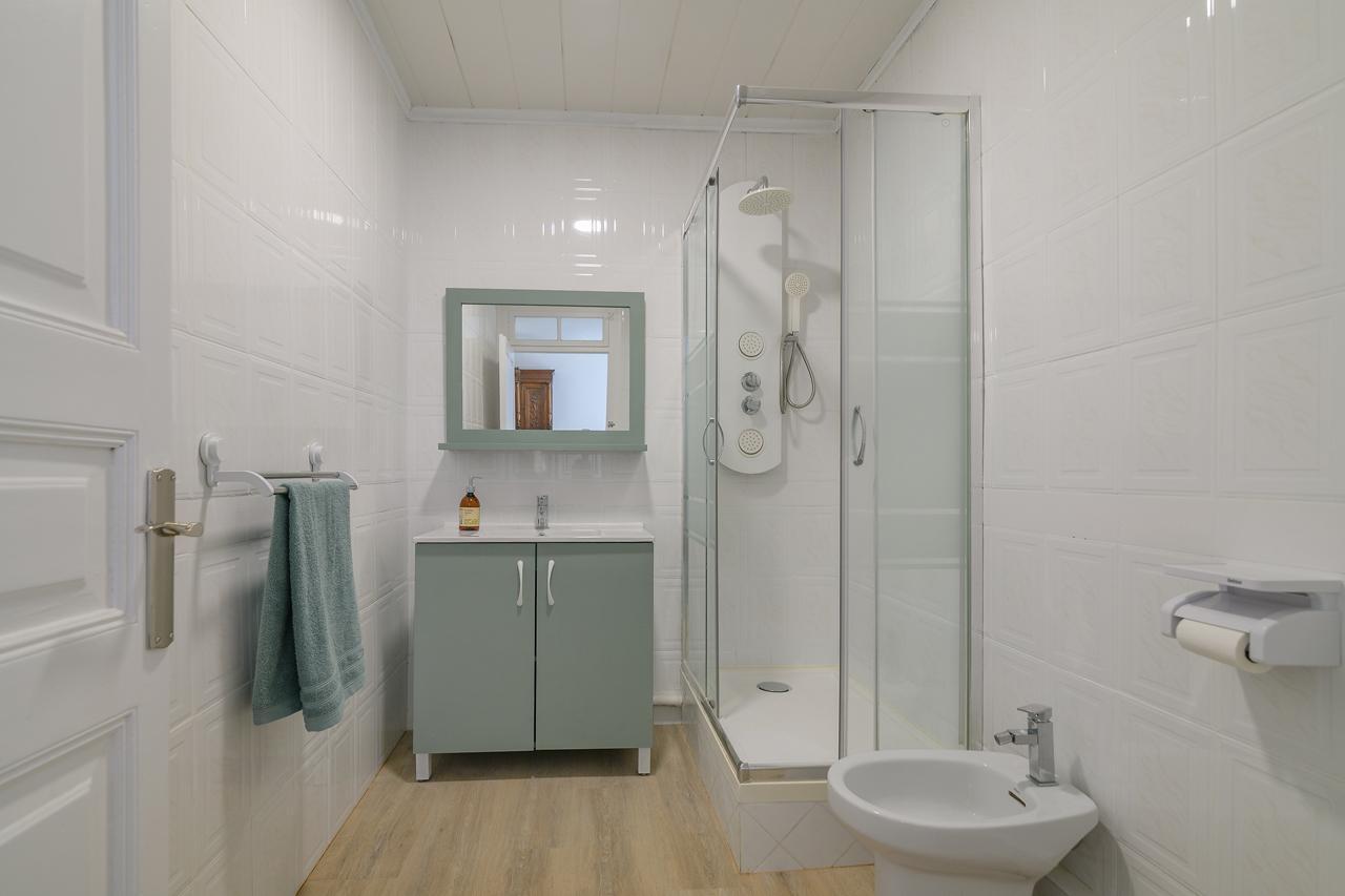 Amplia y luminosa  vivienda junto a Plaça Sant Jaume