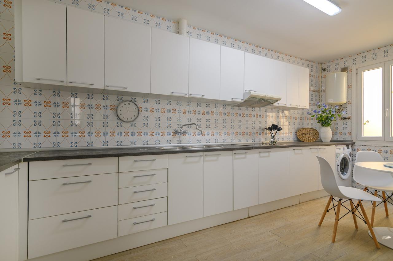 Amplia y luminosa  vivienda junto a Plaça Sant Jaume