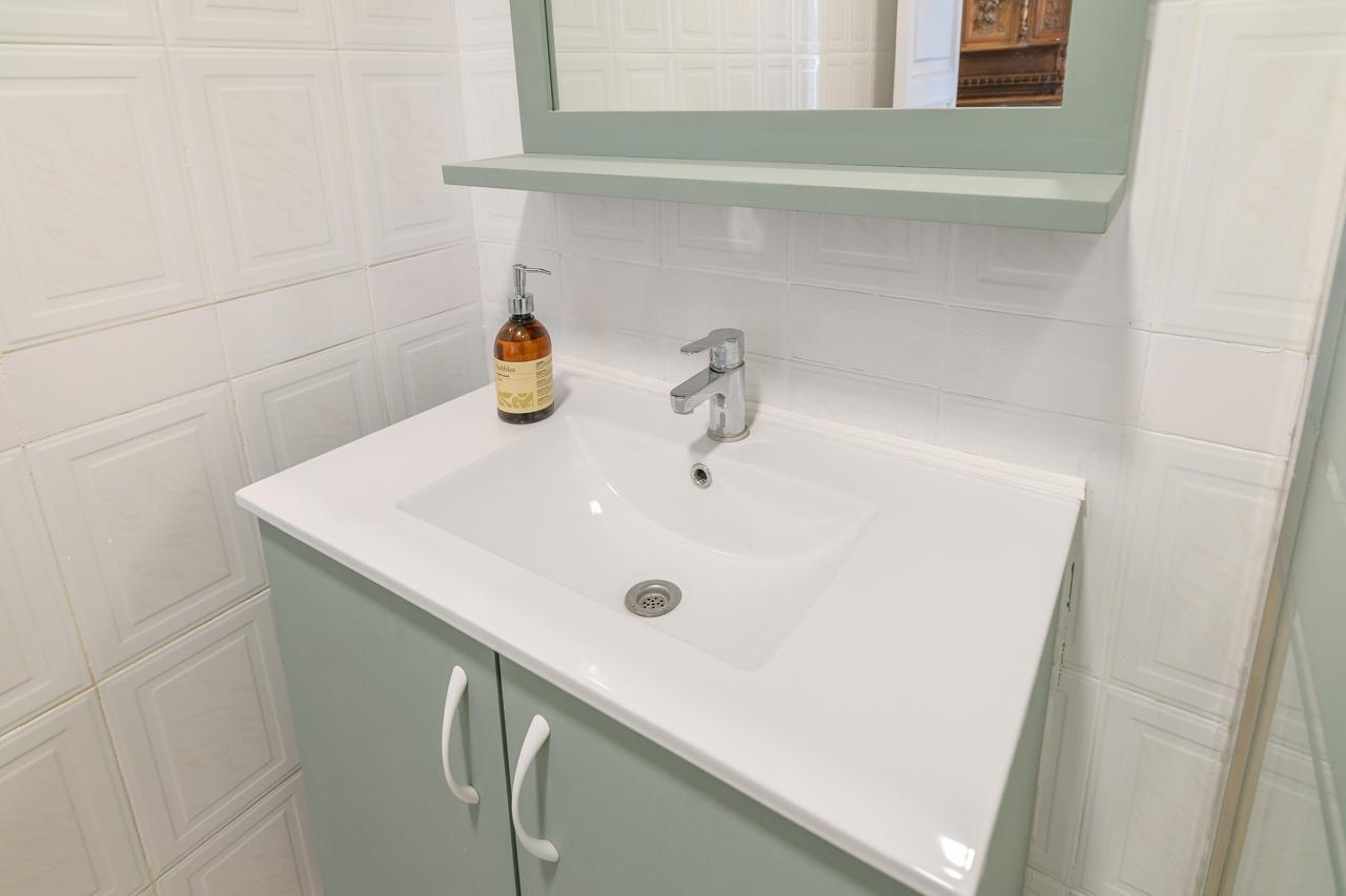 Amplia y luminosa  vivienda junto a Plaça Sant Jaume