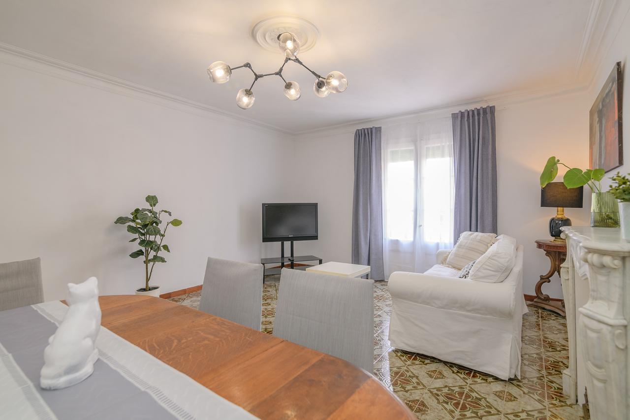 Amplia y luminosa  vivienda junto a Plaça Sant Jaume