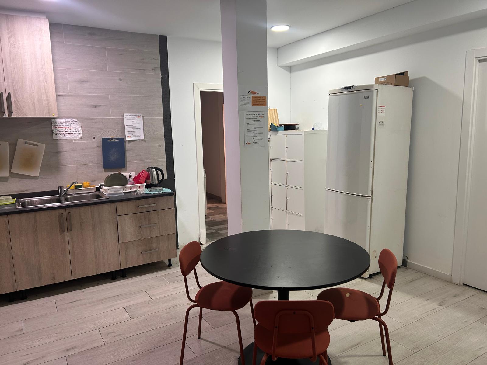 Oportunidad de inversión en Barcelona: local comercial y vivienda con rentabilidad inmediata