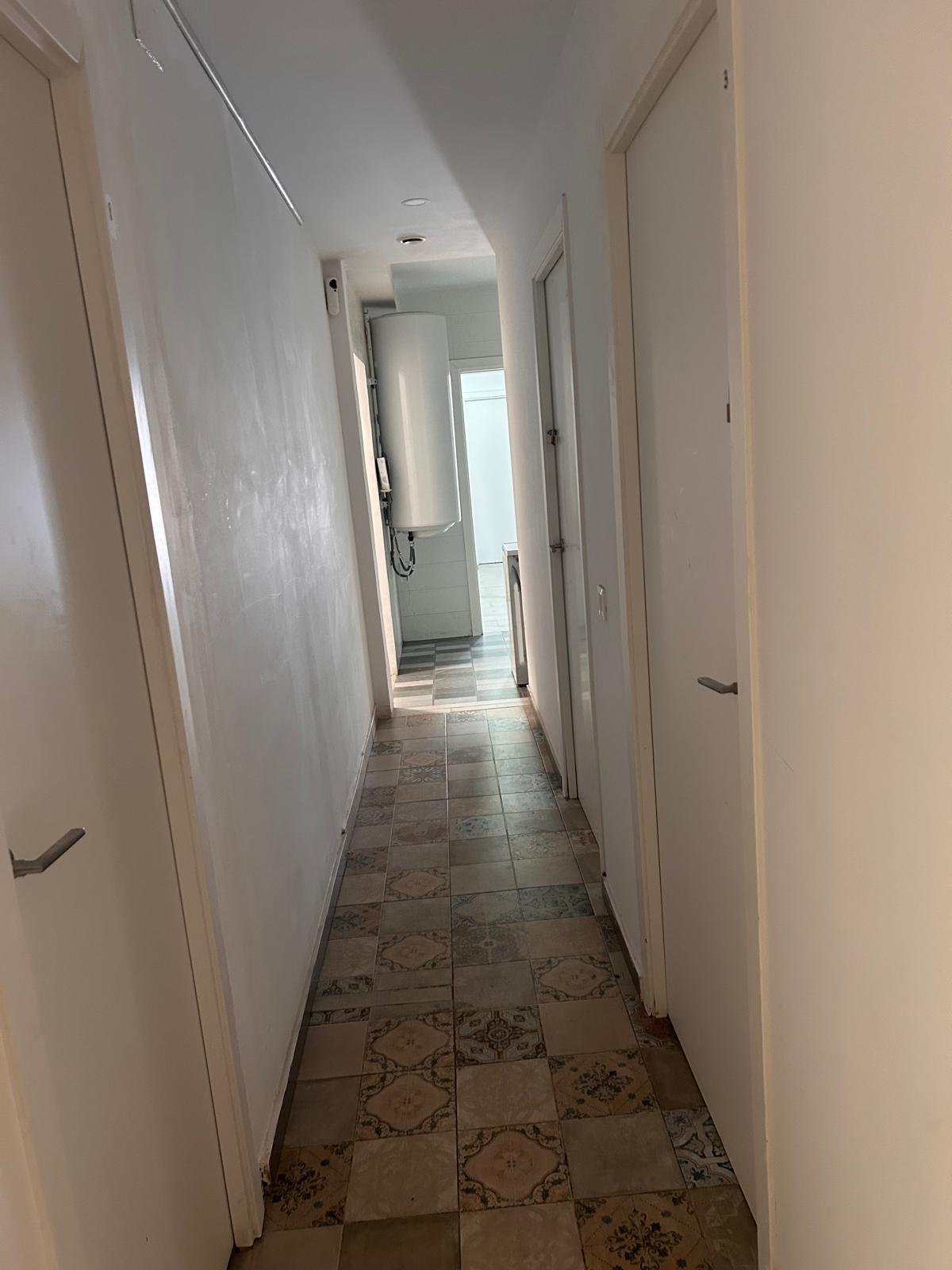 Oportunidad de inversión en Barcelona: local comercial y vivienda con rentabilidad inmediata