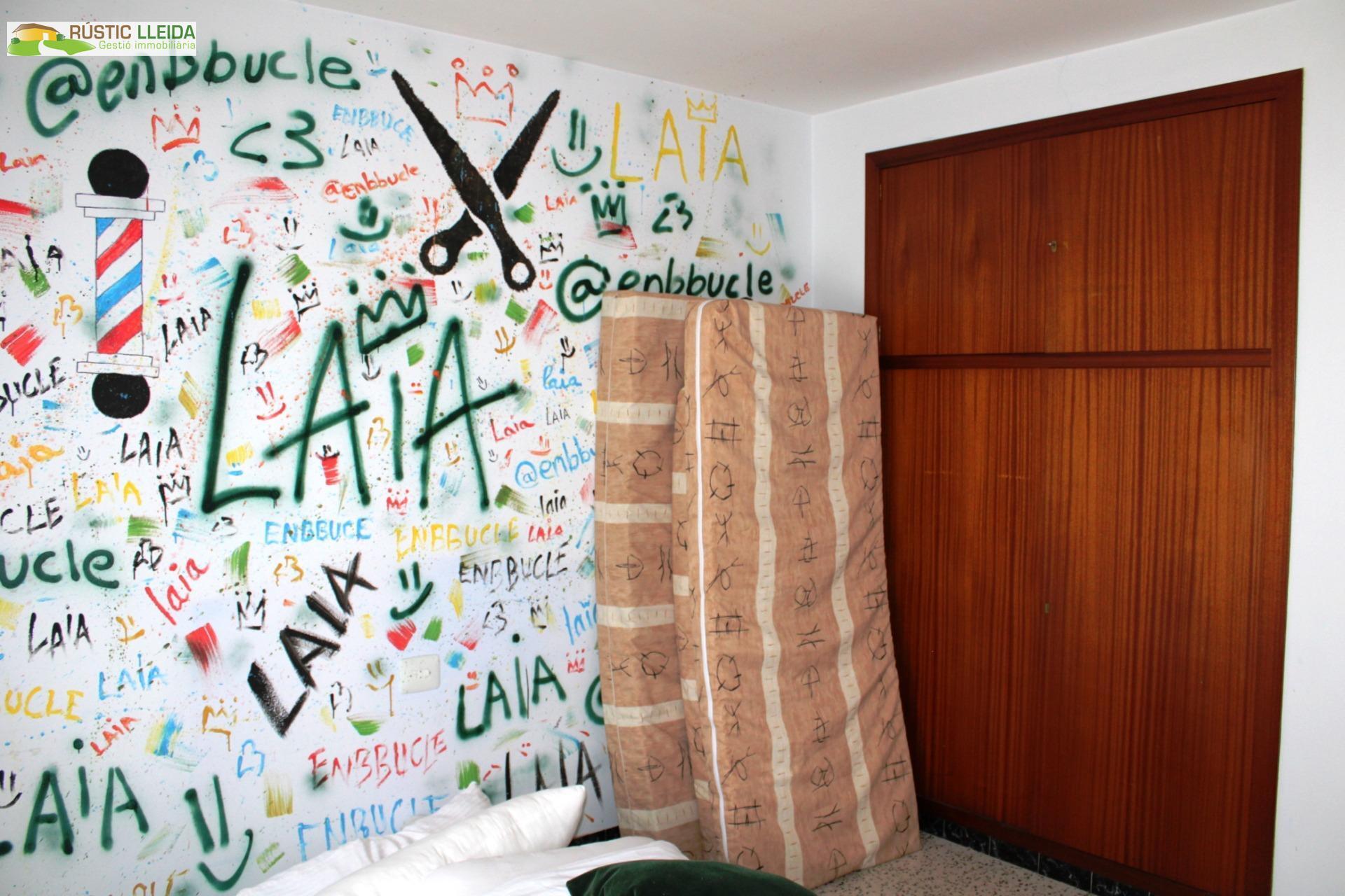 CASA (DE UNOS 544 M2) CON PATIO (DE UNOS 250 M2) EN SANTA COLOMA DE QUERALT.