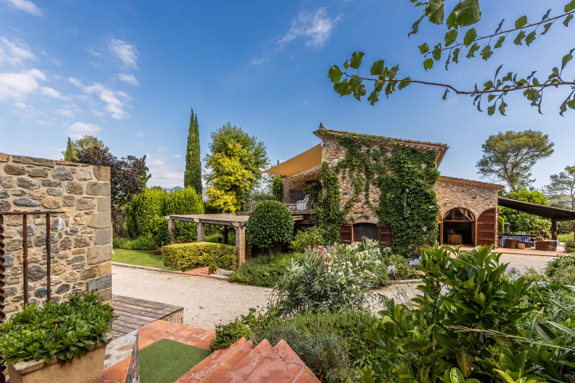 MASIA CON ALMA, PISCINA Y ENTORNO PRIVILEGIADO !!!!!!!!