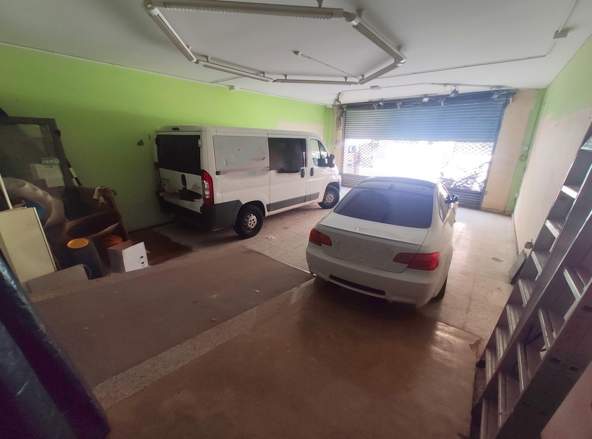 Se venden dos edificios conectados en Mataró