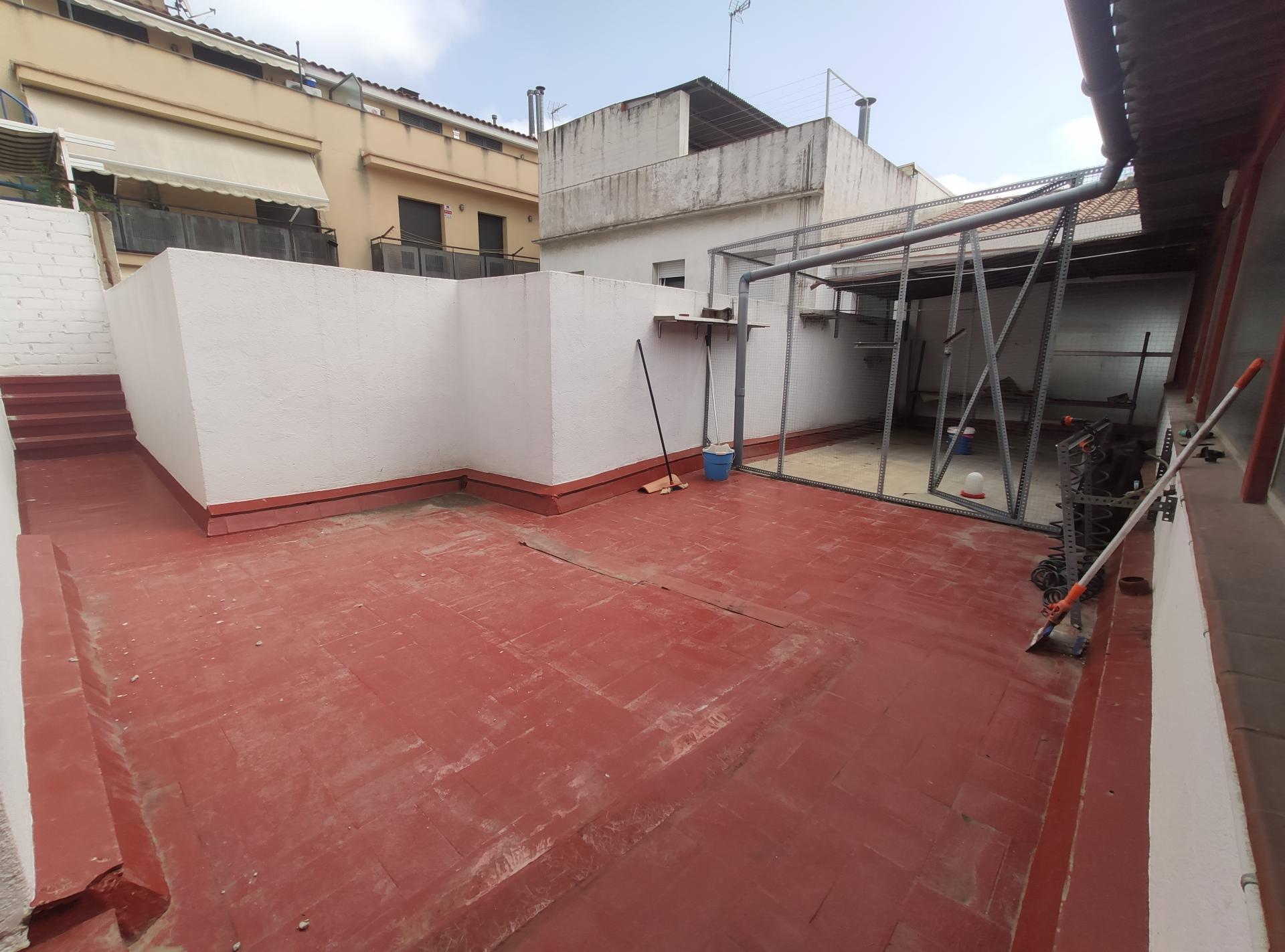 Se venden dos edificios conectados en Mataró