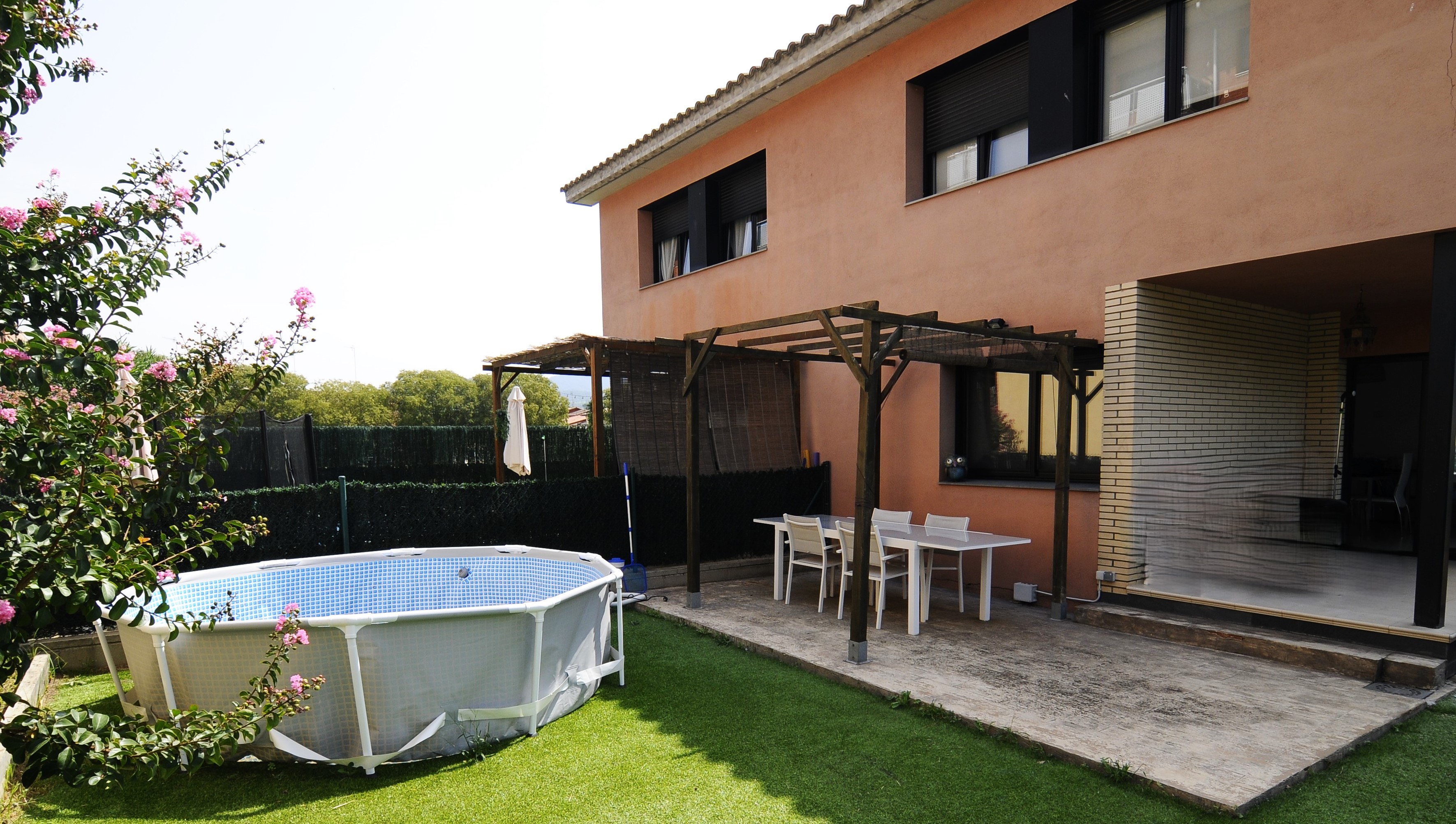 TORRE APAREADA PER ENTRAR A VIURE