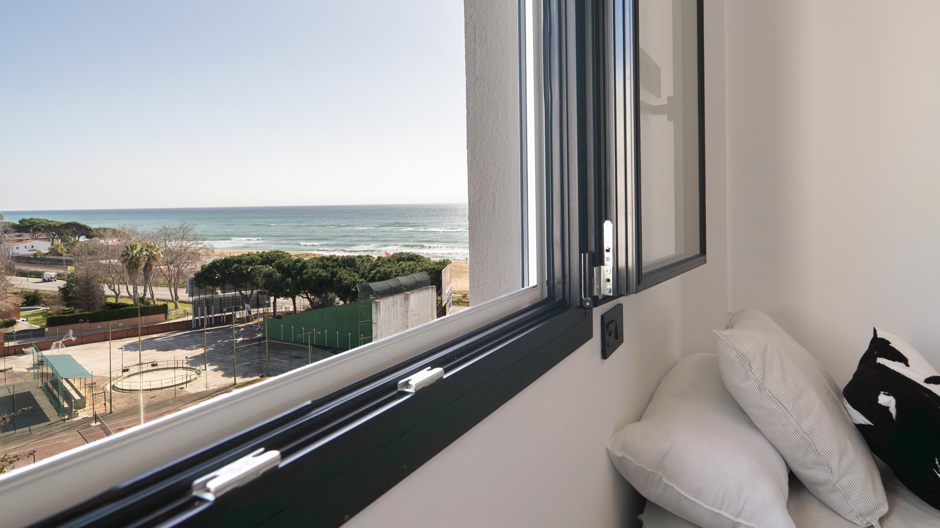 APIALIA presenta este exclusivo ÁTICO recién reformado de diseño en...