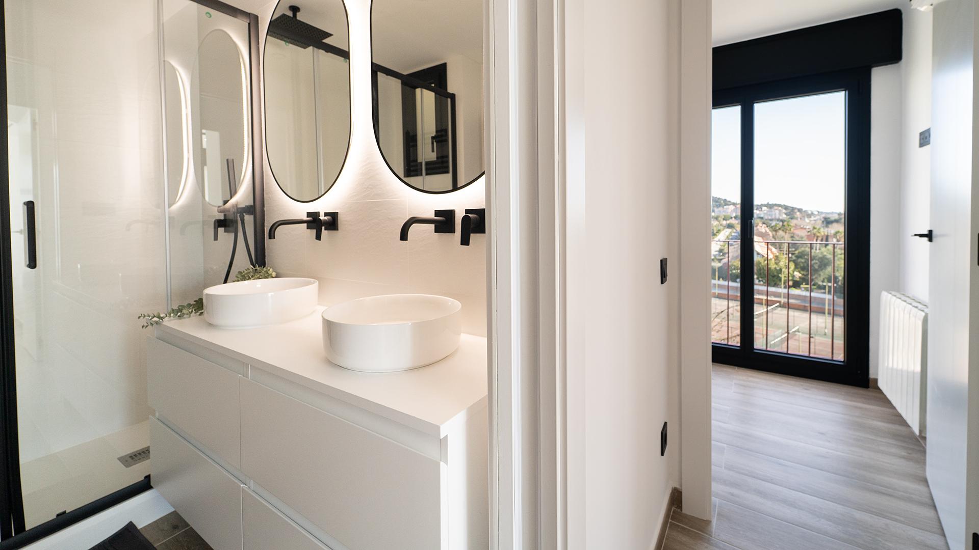 APIALIA presenta este exclusivo ÁTICO recién reformado de diseño en...