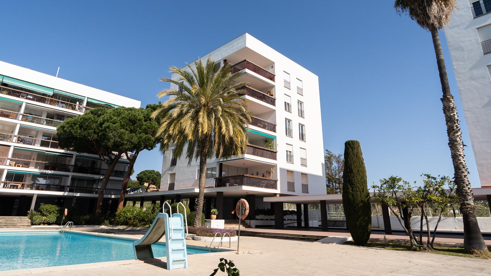 APIALIA presenta este exclusivo ÁTICO recién reformado de diseño en...