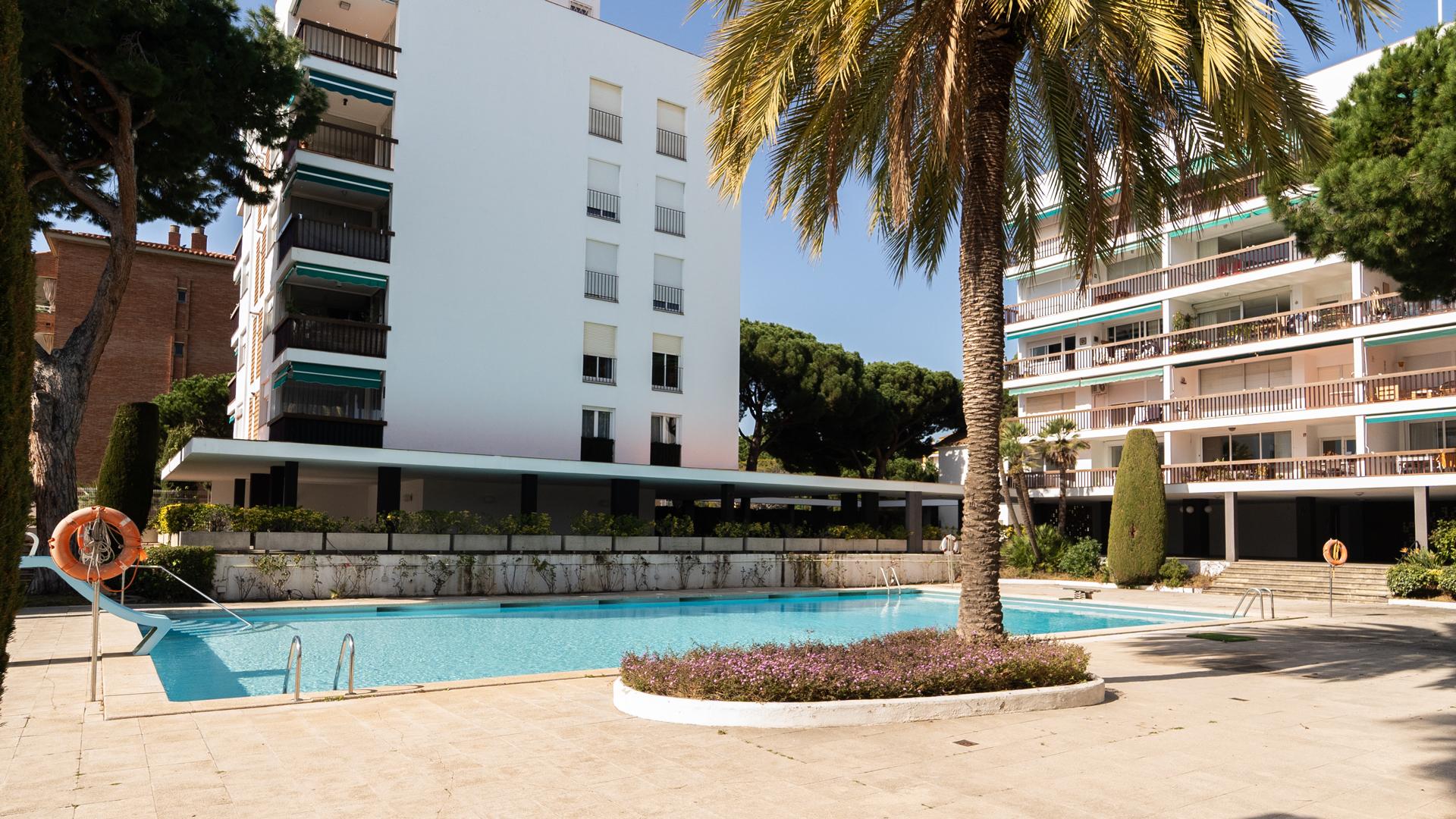 APIALIA presenta este exclusivo ÁTICO recién reformado de diseño en...