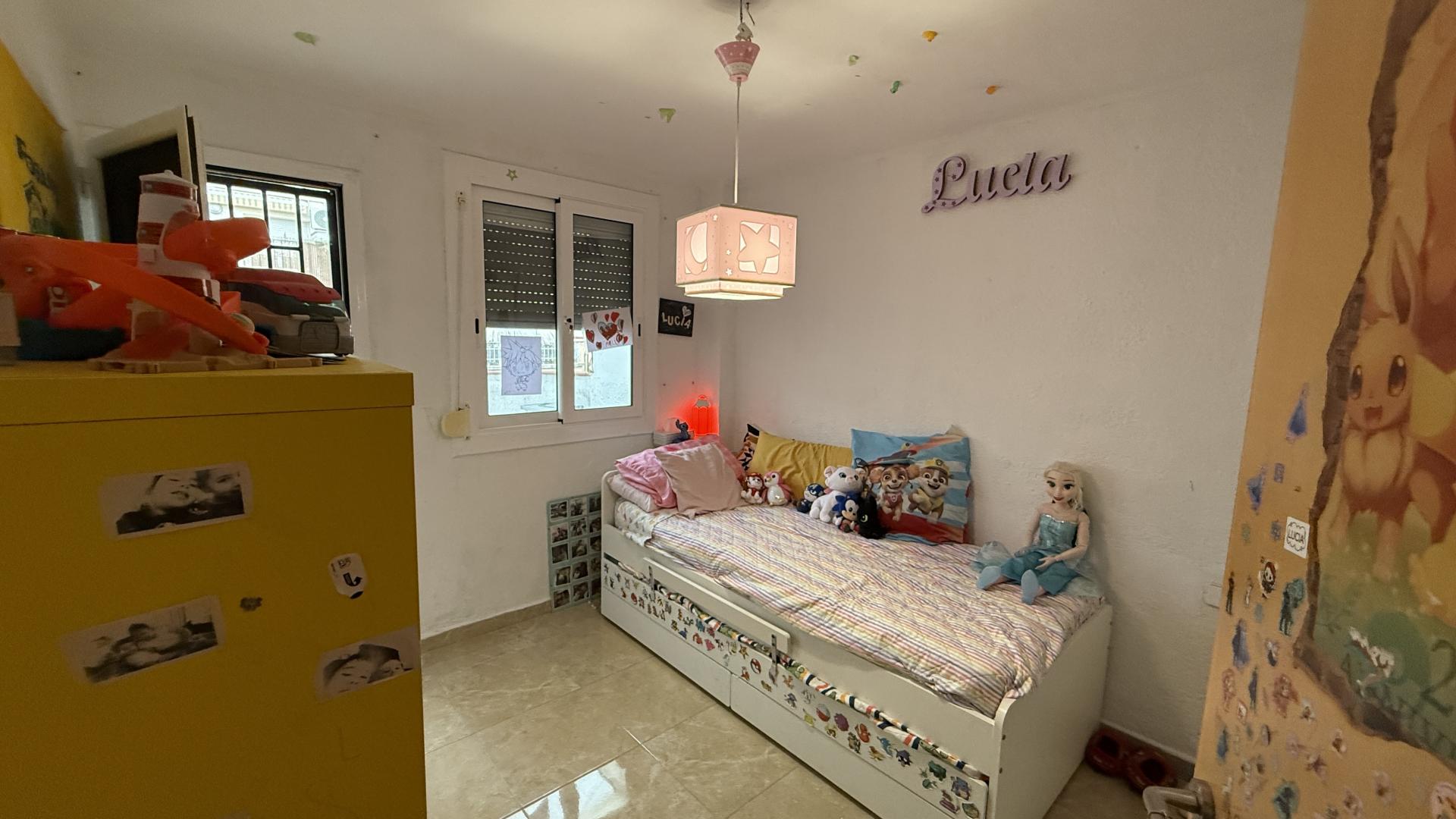  Edificio en bloque, todo arrendado, rentabilidad desde el primer día. 