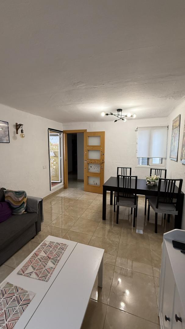  Edificio en bloque, todo arrendado, rentabilidad desde el primer día. 