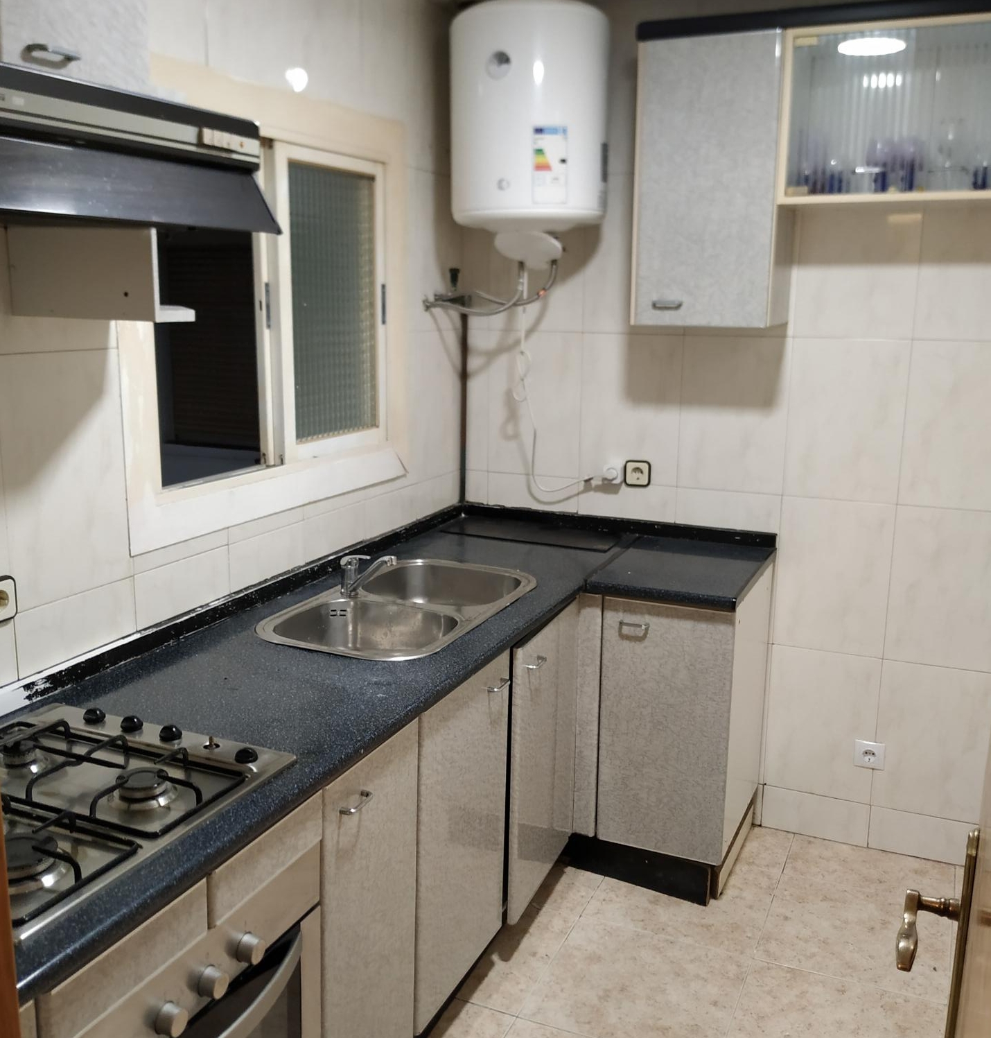 PISO EN VENTA CON INQUILINO - BUENA RENTABILIDAD