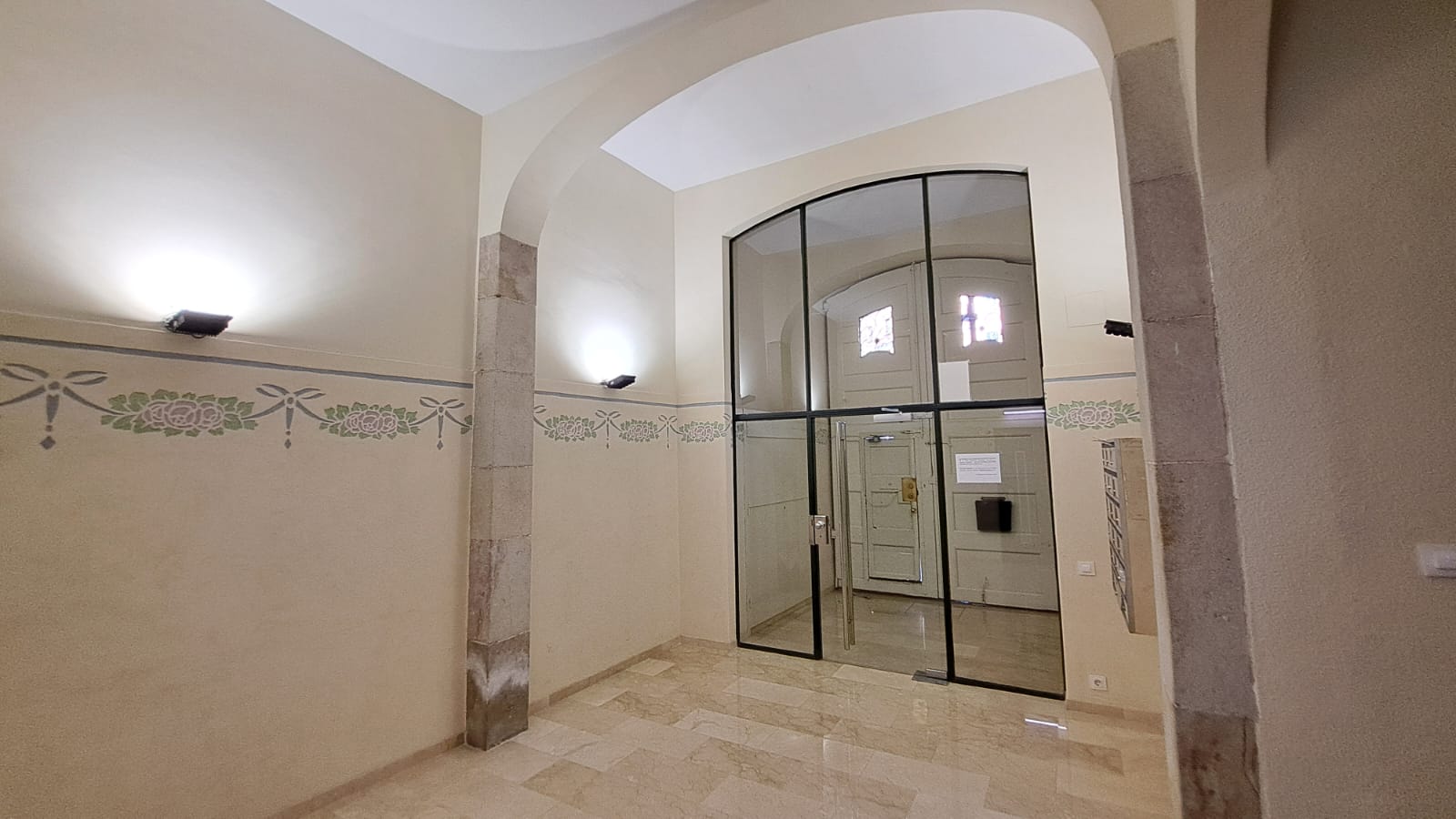 ¡Descubre tu nuevo hogar en el corazón de Barcelona!
Este espectacular...