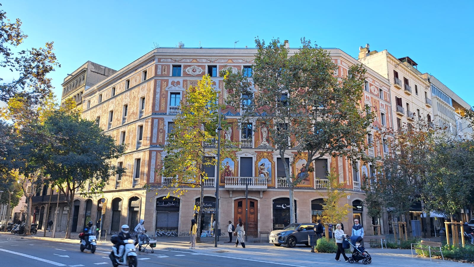 ¡Descubre tu nuevo hogar en el corazón de Barcelona!
Este espectacular...