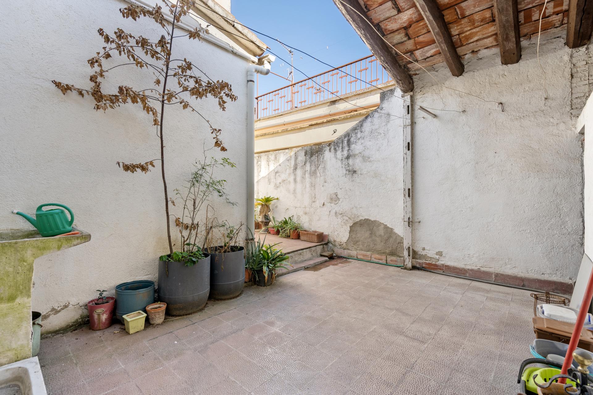 CASA BEN SITUADA A PROP DEL CENTRE I  DE L’ESTACIO