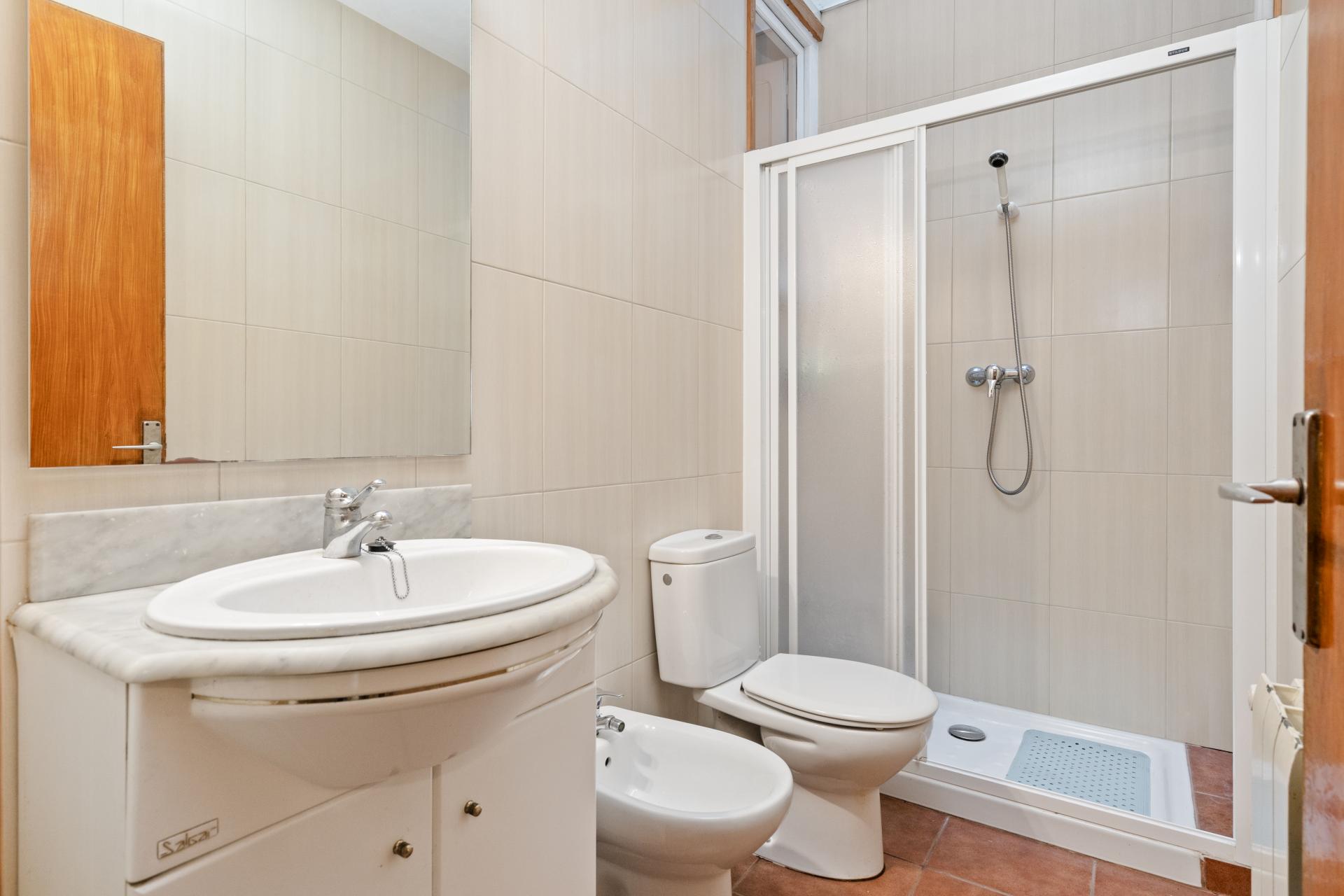 CASA BEN SITUADA A PROP DEL CENTRE I  DE L’ESTACIO