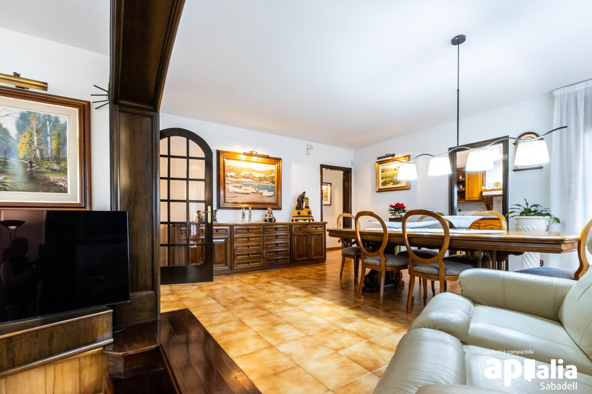 FALGUERAS IMMOBILIÀRIA   VENDA DE CASA A 4 VENTS...