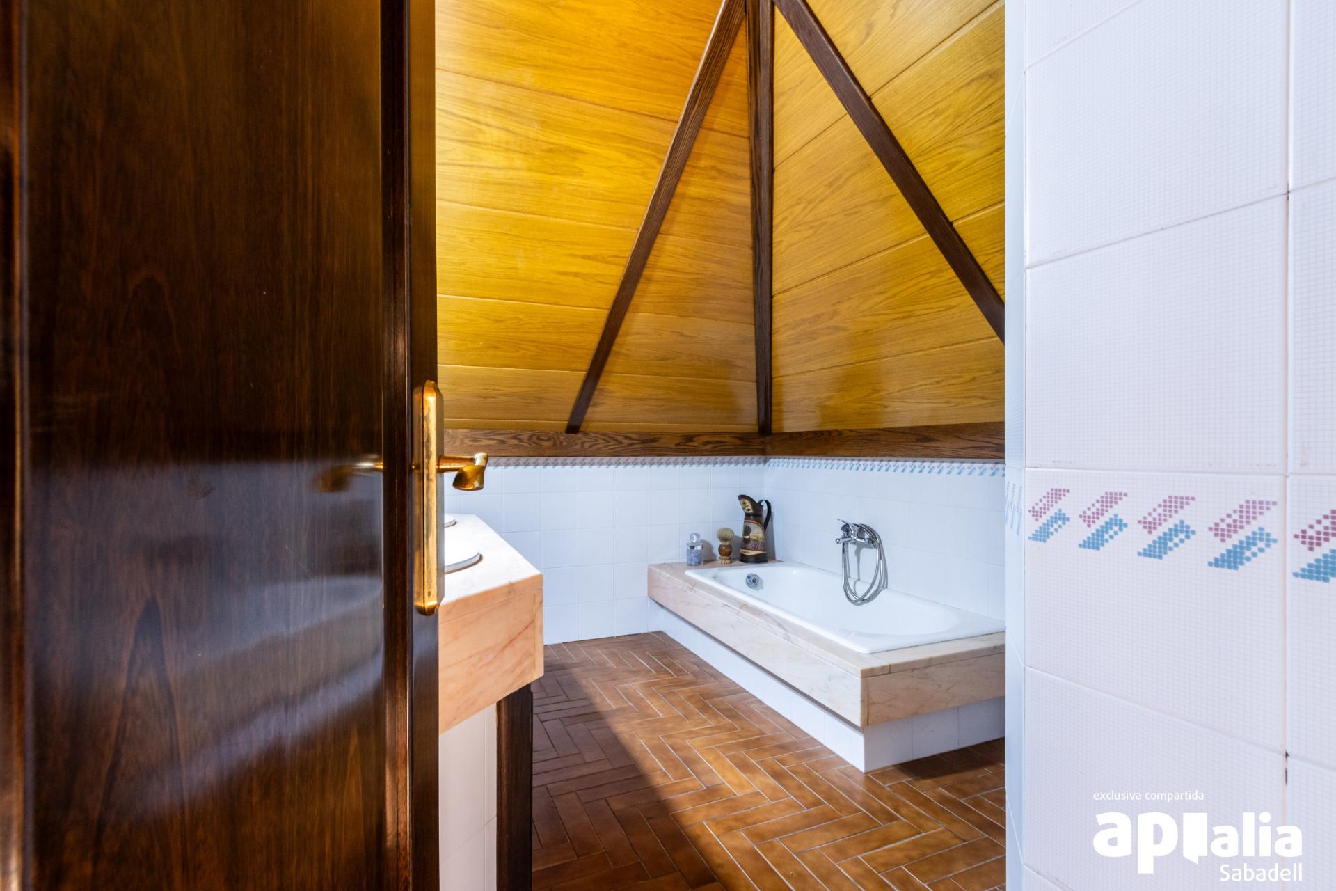 FALGUERAS IMMOBILIÀRIA   VENDA DE CASA A 4 VENTS...